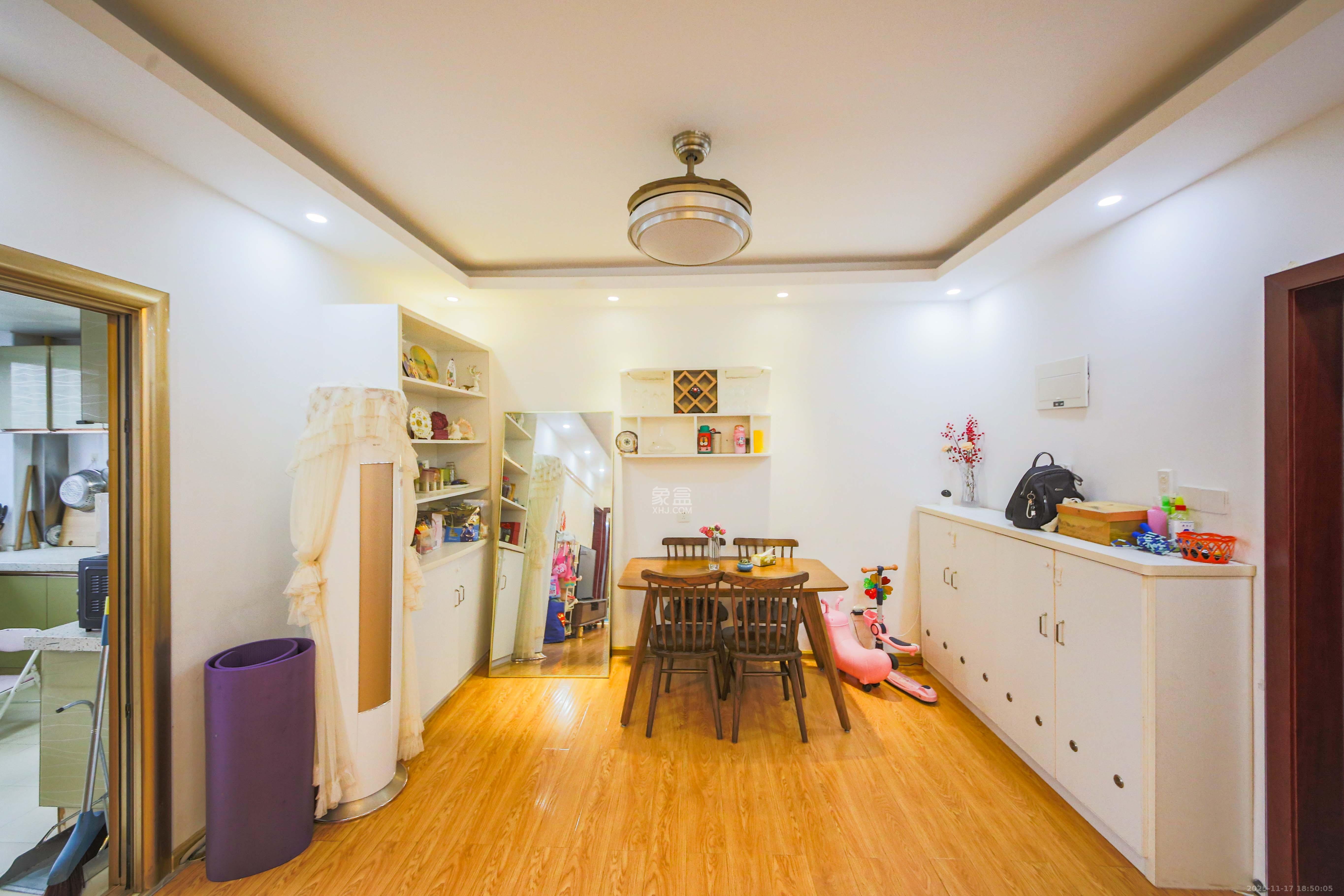 和庄 3室2厅1卫 95.0万 和庄 3室2厅1卫 95.0万客厅