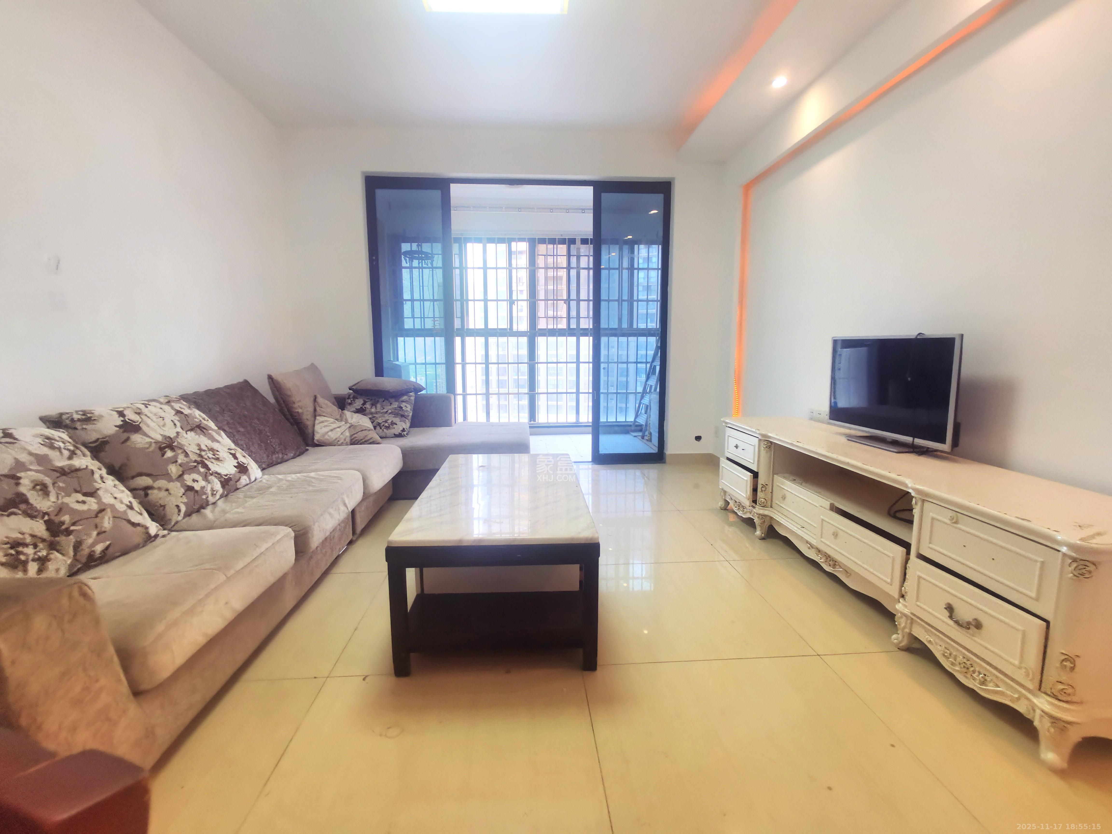 海洋半岛（月珑湾）  3室2厅1卫    2400.0元/月室内图