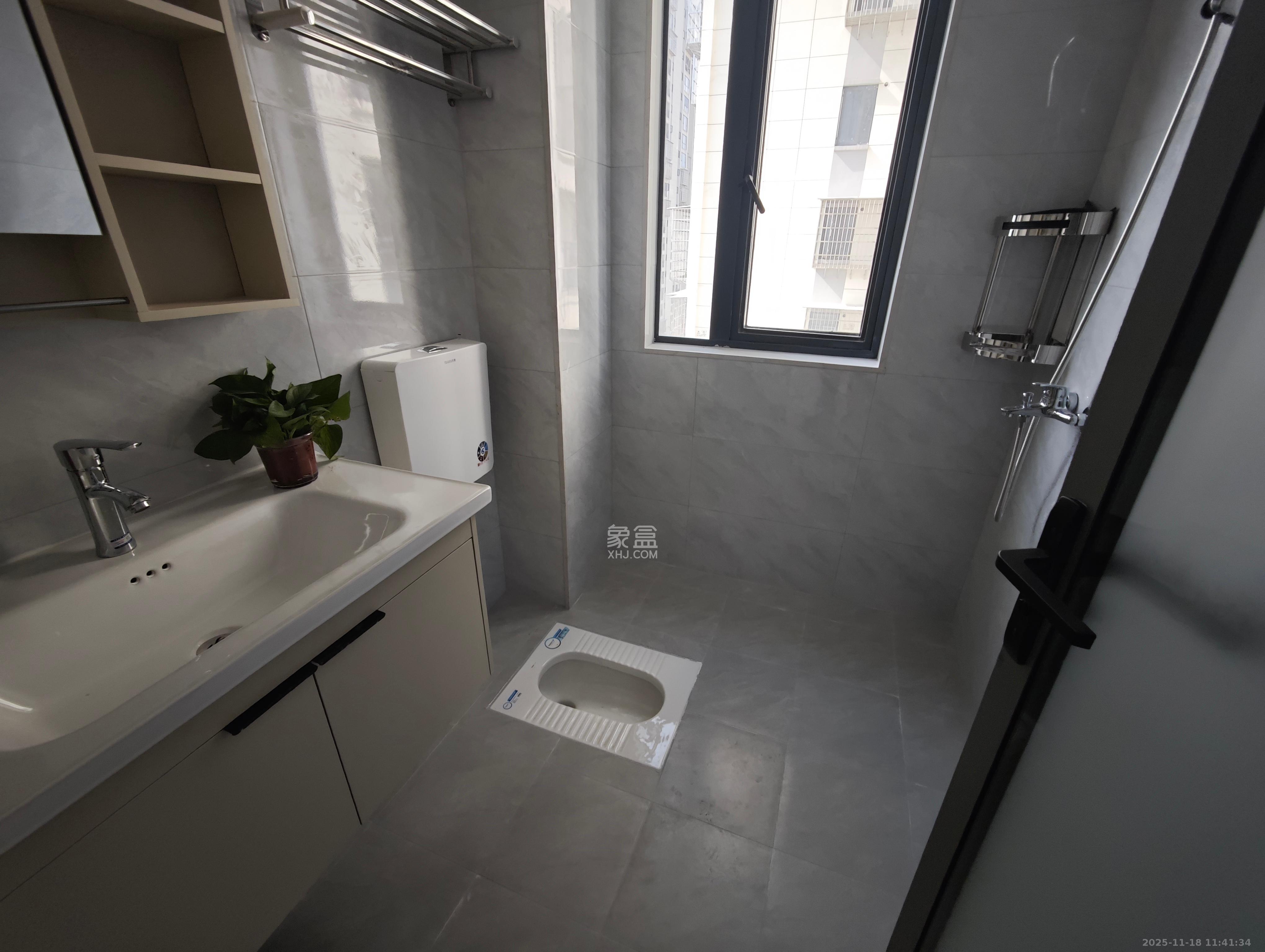 和景家园二期  2室1厅1卫    1600.0元/月室内图