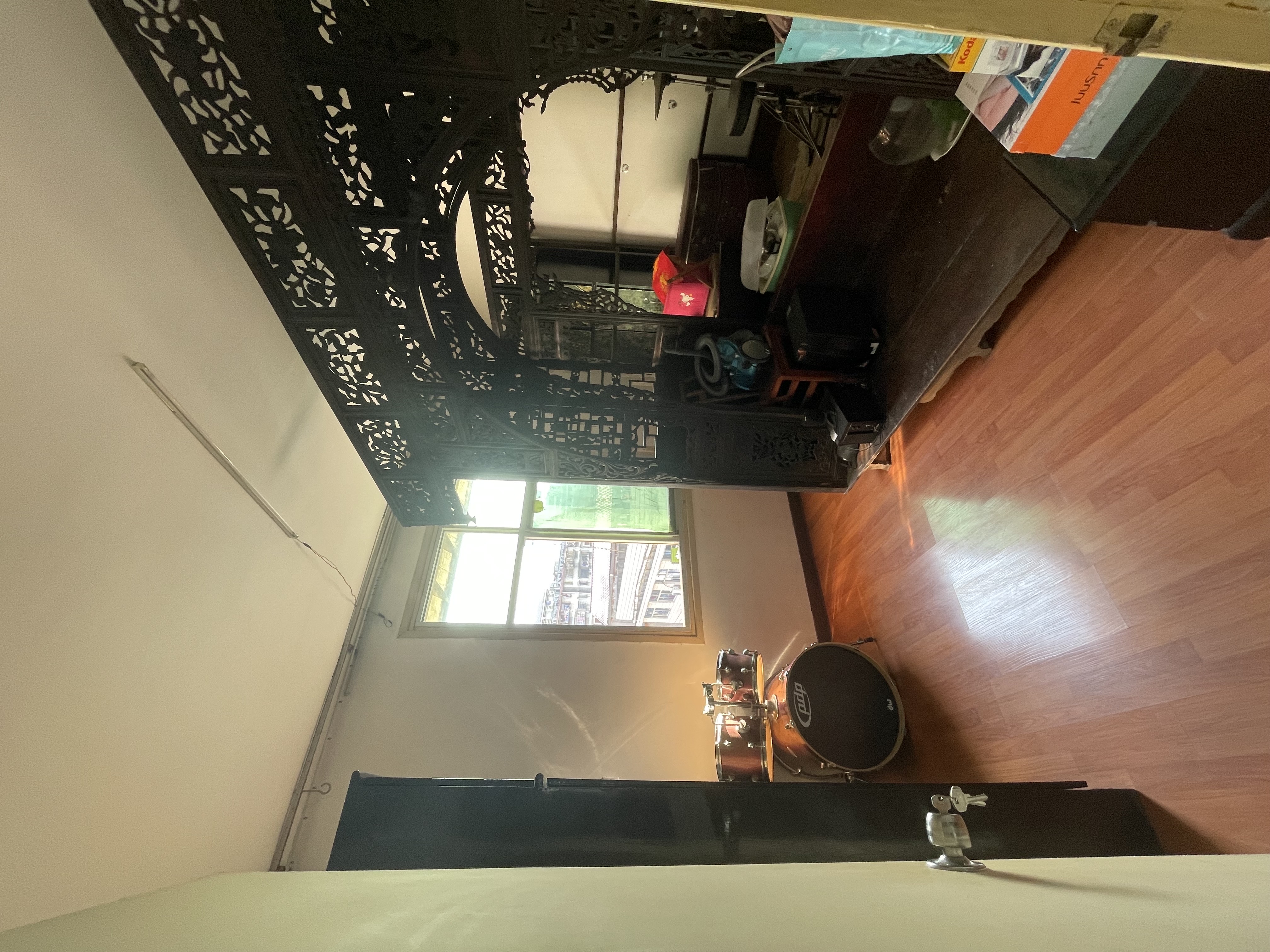 地矿局宿舍 4室2厅1卫 43.8万 地矿局宿舍 4室2厅1卫 43.8万客厅