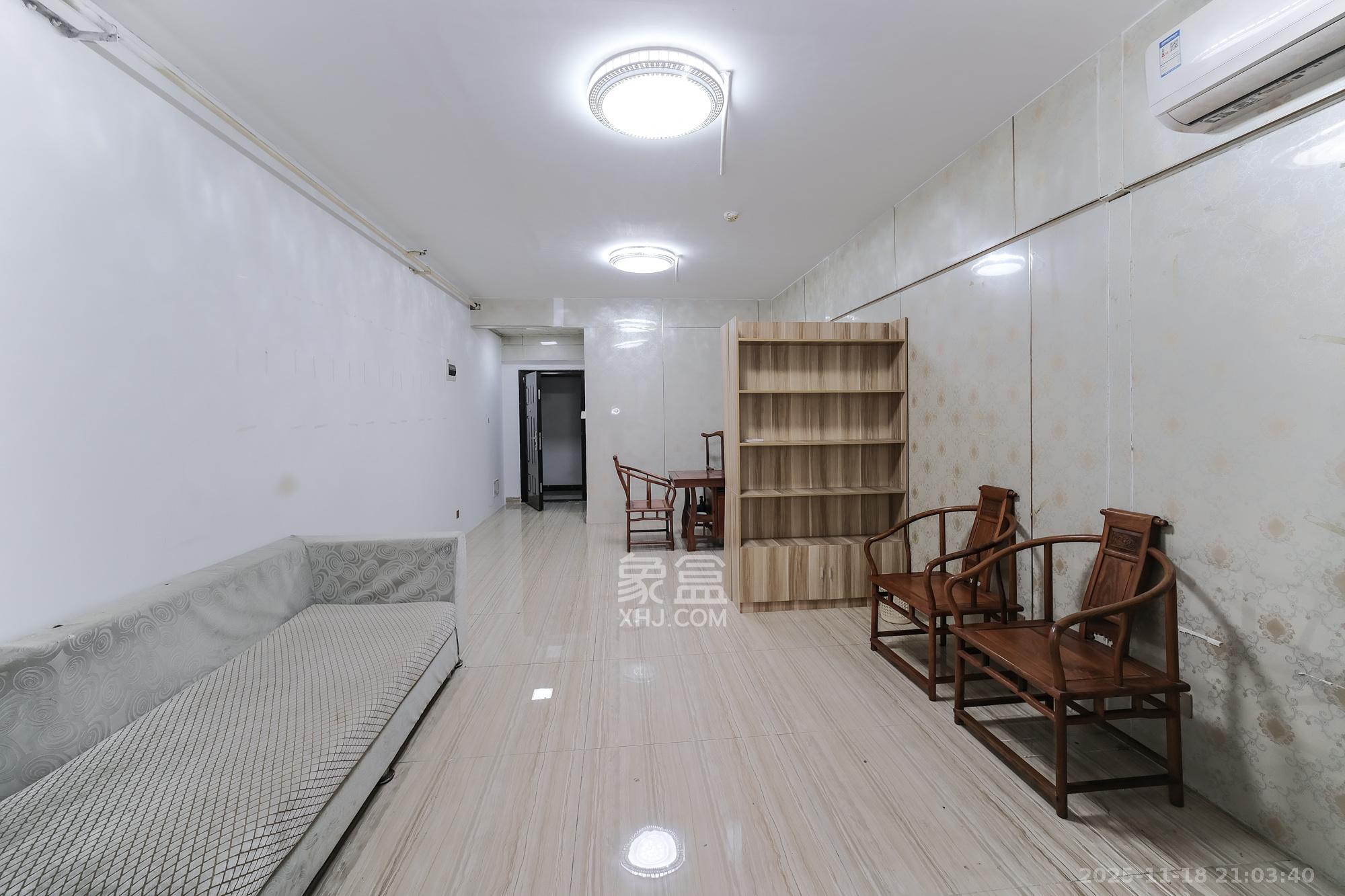 山水湾  1室1厅1卫    28.0万客厅