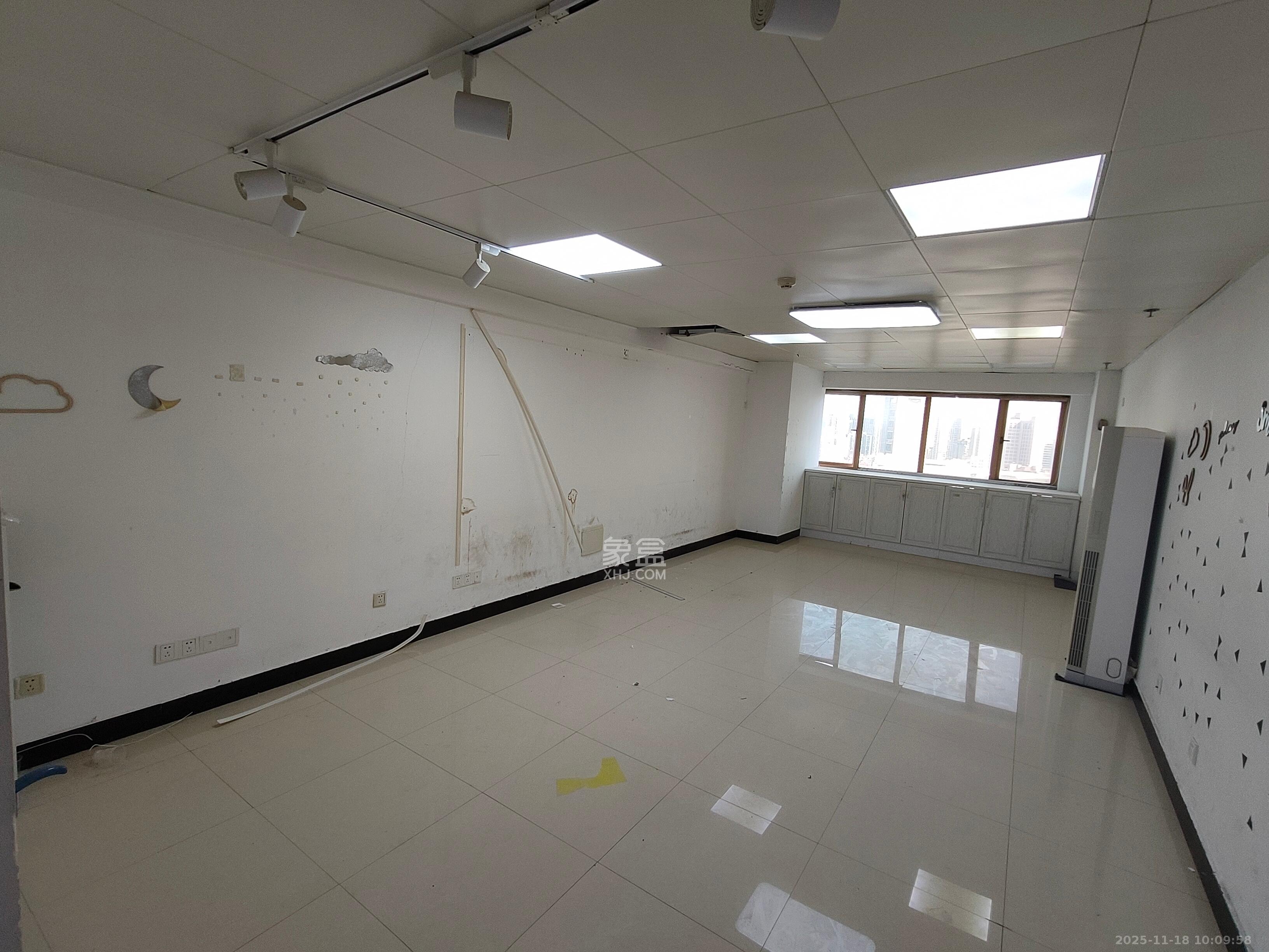 嘉盛国际广场  1室1厅1卫    3500.0元/月