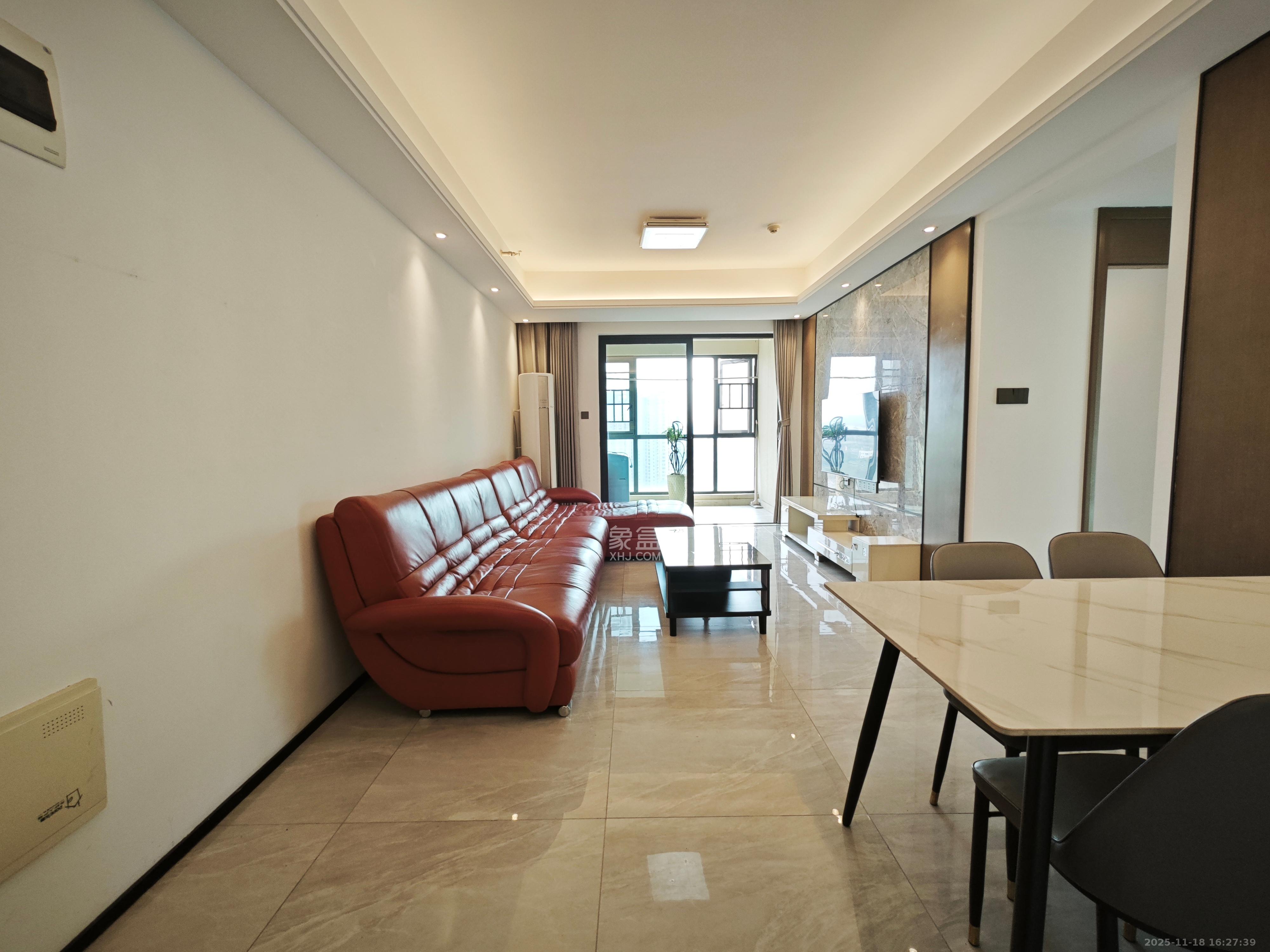 万科魅力之城天阔里 3室2厅2卫 2800.0元/月 万科魅力之城天阔里 3室2厅2卫 2800.0元/月室内图