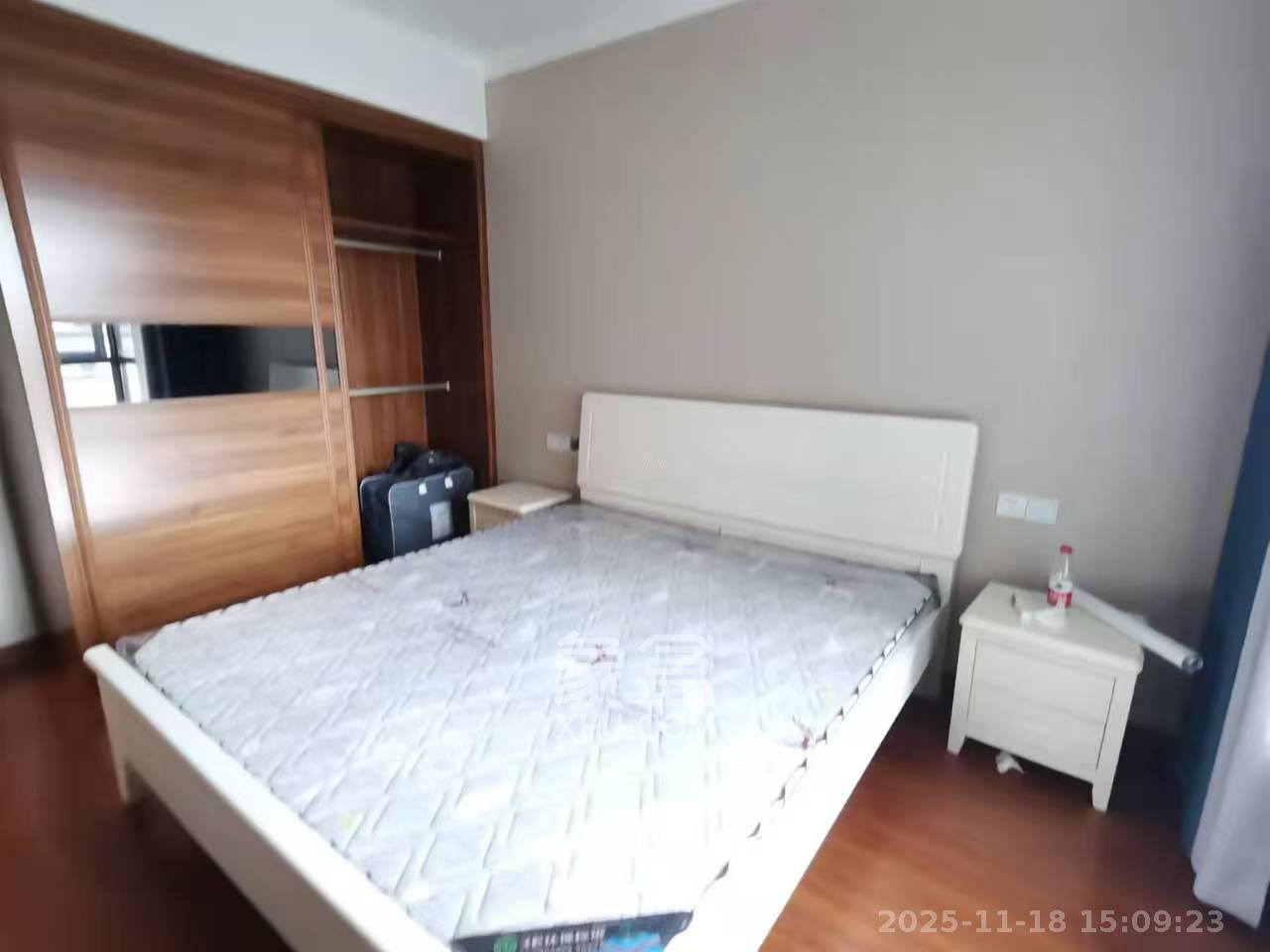 荣泰广场  3室2厅1卫    2600.0元/月室内图