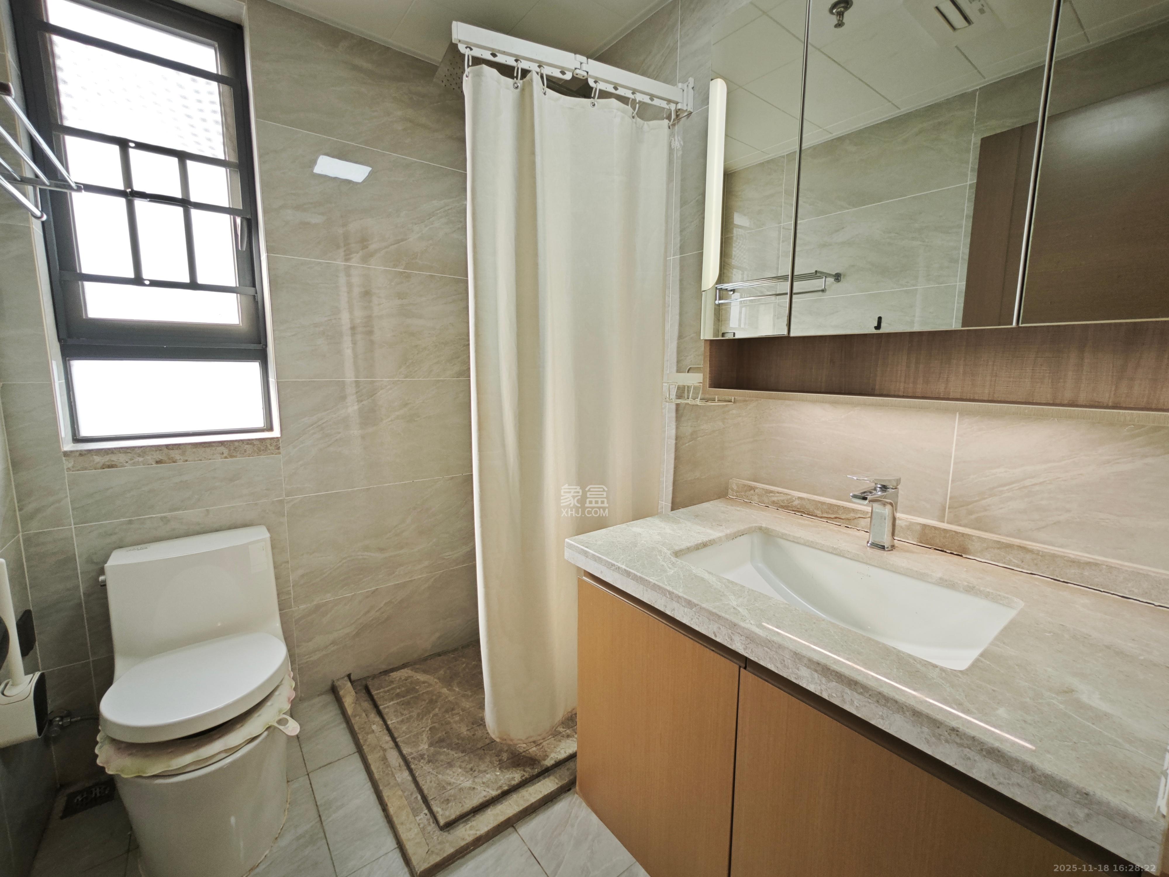 万科魅力之城天阔里 3室2厅2卫 2800.0元/月 万科魅力之城天阔里 3室2厅2卫 2800.0元/月室内图