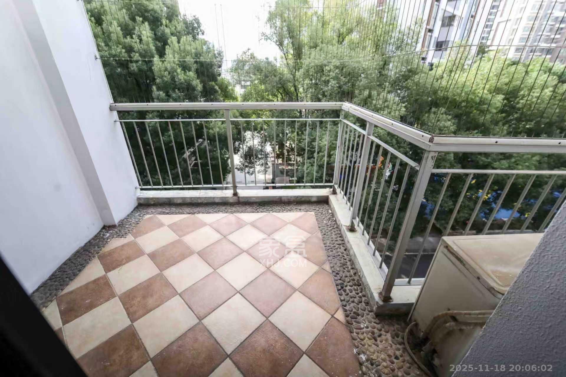 西街花园 1室0厅0卫 2700.0元/月 西街花园 1室0厅0卫 2700.0元/月室内图