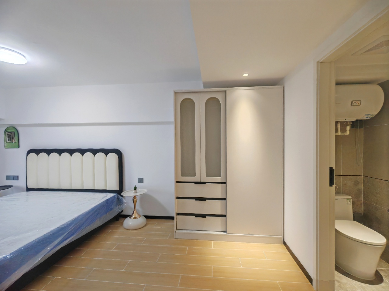 海航豪庭南苑  1室0厅0卫    3200.0元/月室内图