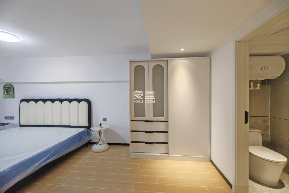 海航豪庭南苑 1室0厅0卫 3200.0元/月 海航豪庭南苑 1室0厅0卫 3200.0元/月室内图