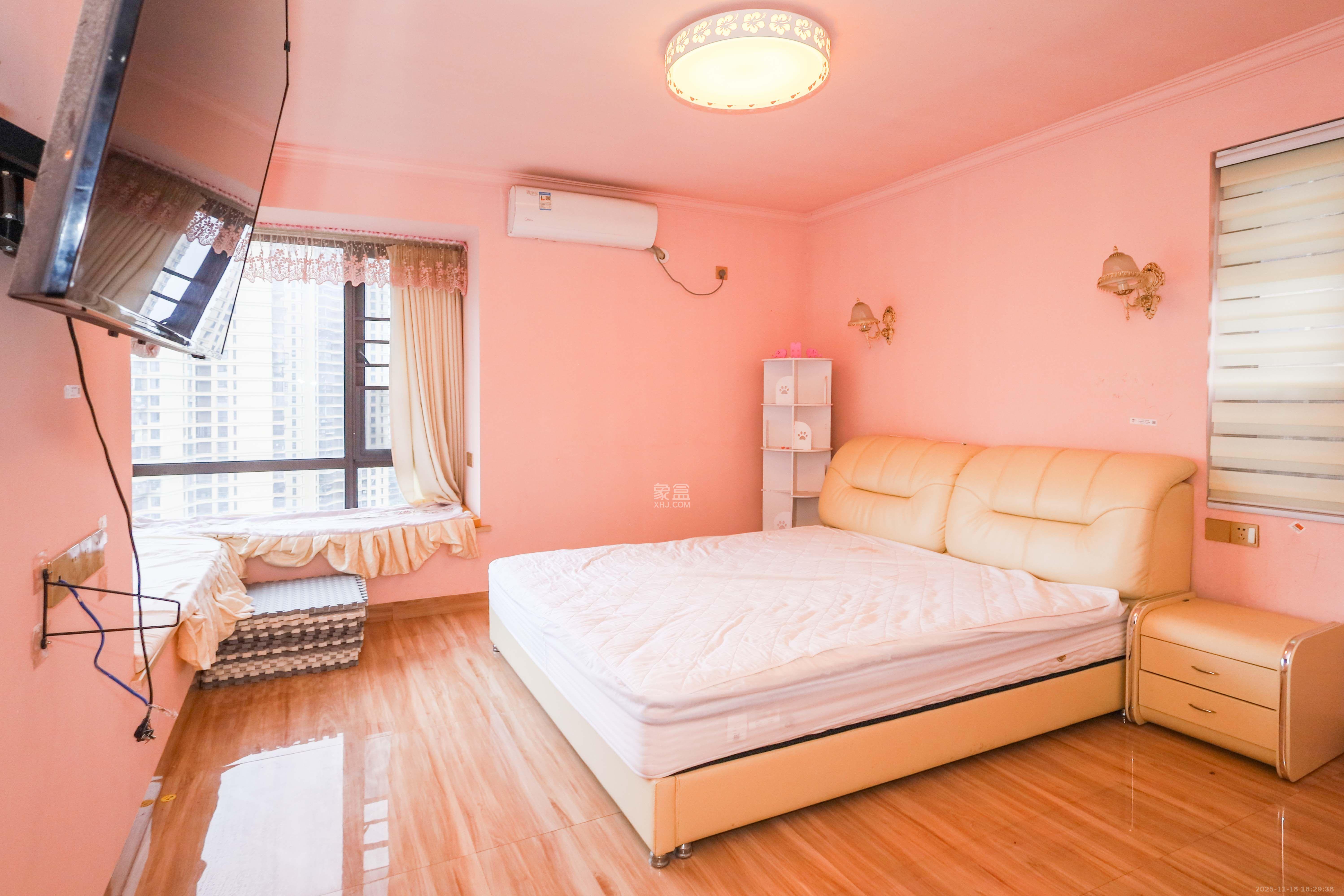 保利麓谷林语E区  1室2厅1卫    3000.0元/月室内图