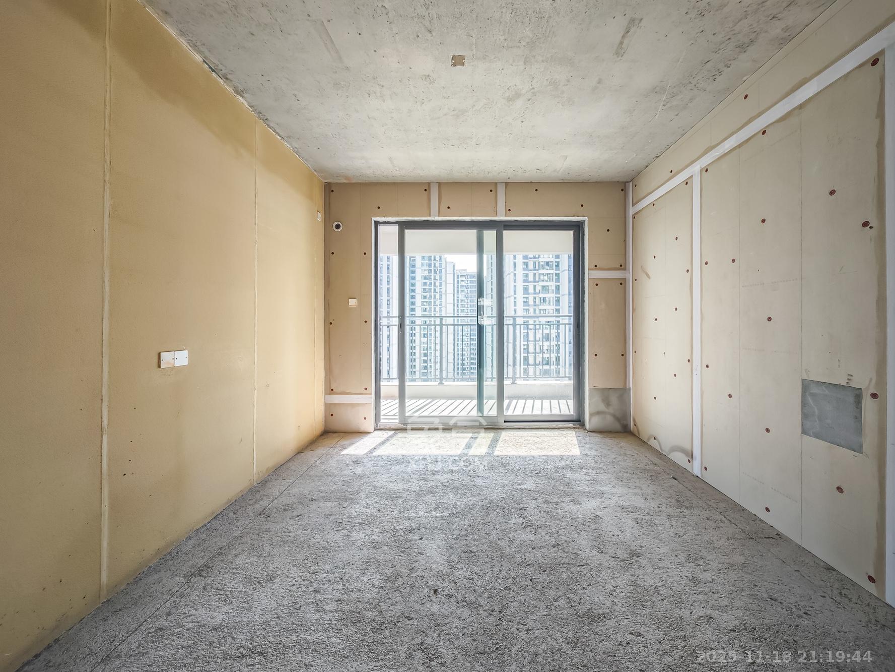 长沙北中心保利时代C区 4室2厅2卫 110.0万 长沙北中心保利时代C区 4室2厅2卫 110.0万卧室