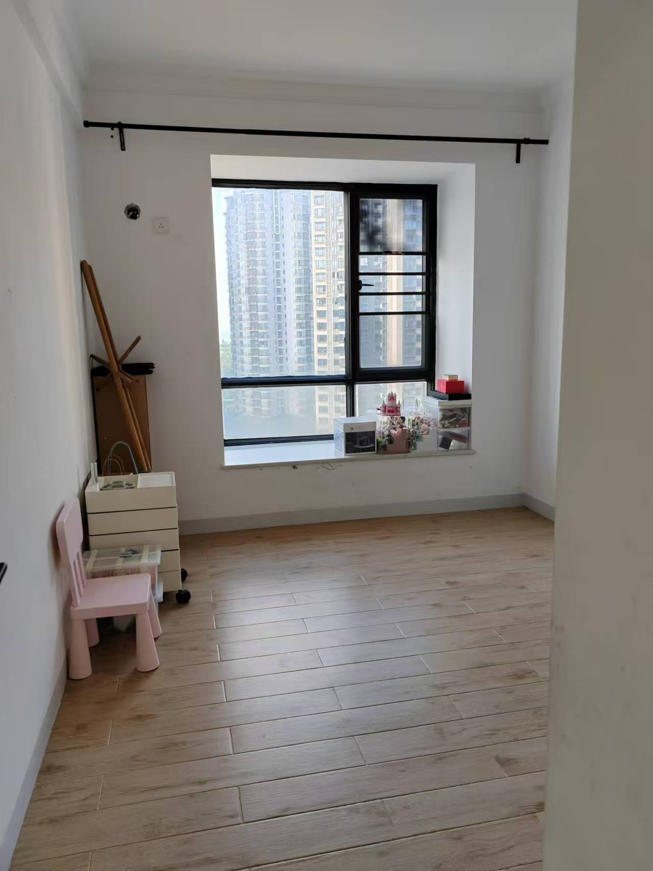 玉沙广场（京华城）  3室2厅2卫    145.0万