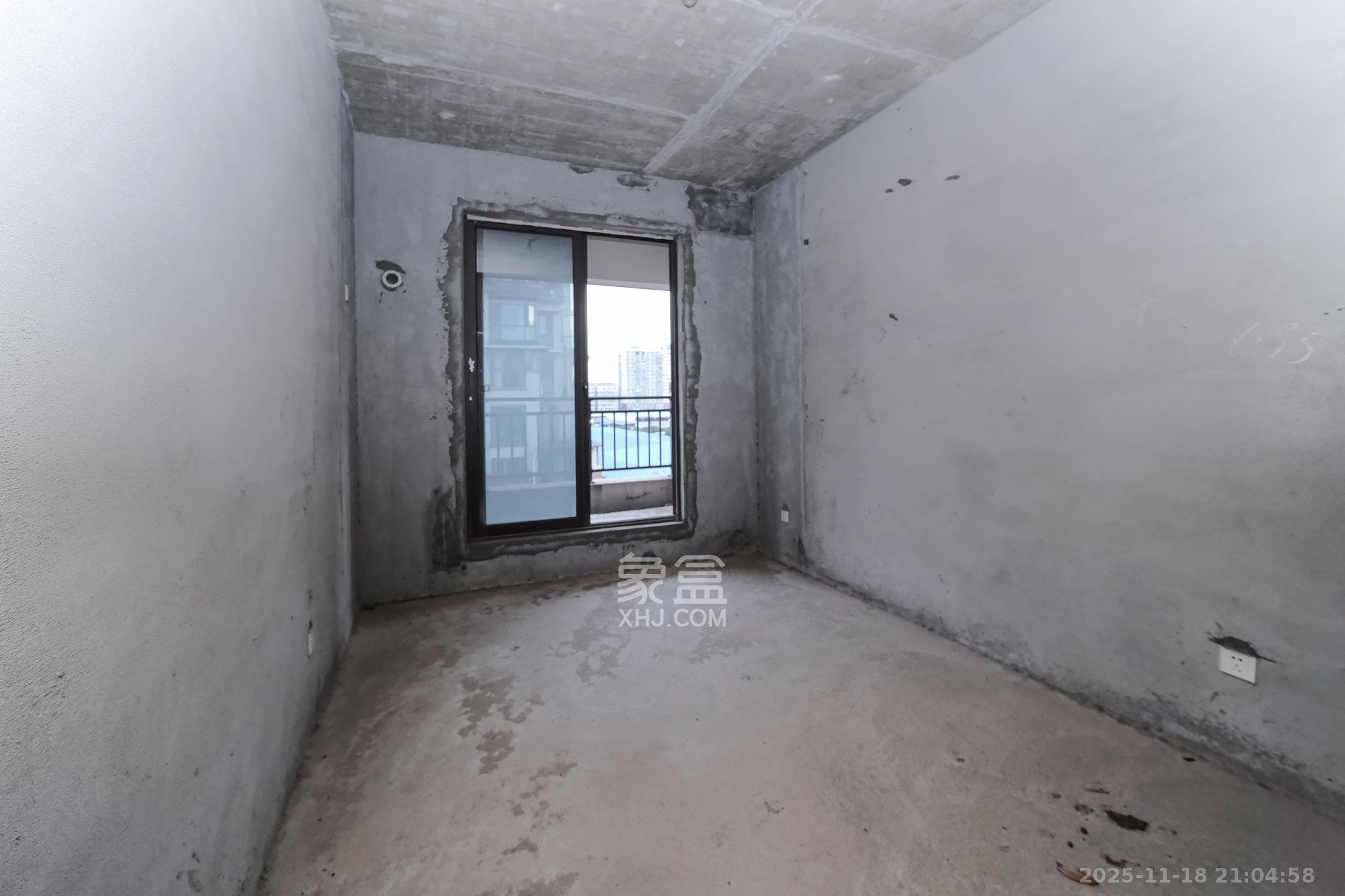 艾美潇湘 3室2厅2卫 73.8万 艾美潇湘 3室2厅2卫 73.8万卧室