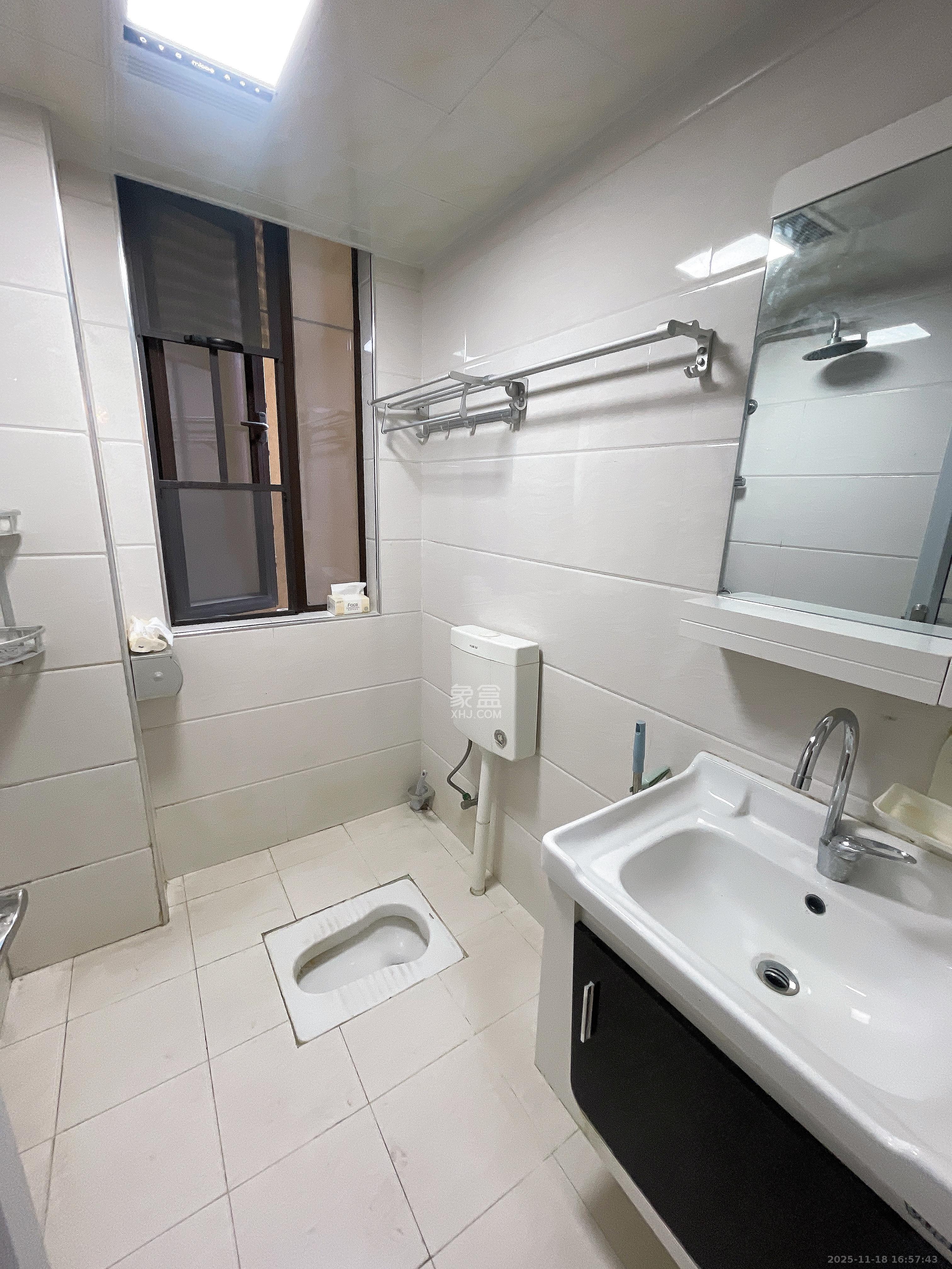 梅溪鑫苑名家 2室2厅1卫 2300.0元/月 梅溪鑫苑名家 2室2厅1卫 2300.0元/月室内图