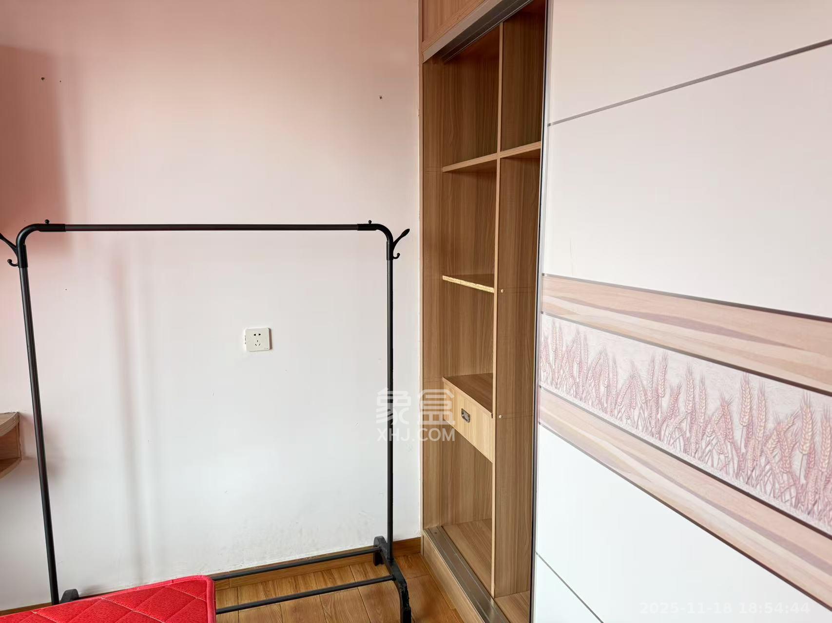 好莱城（弘德西街）  1室1厅1卫    1850.0元/月室内图