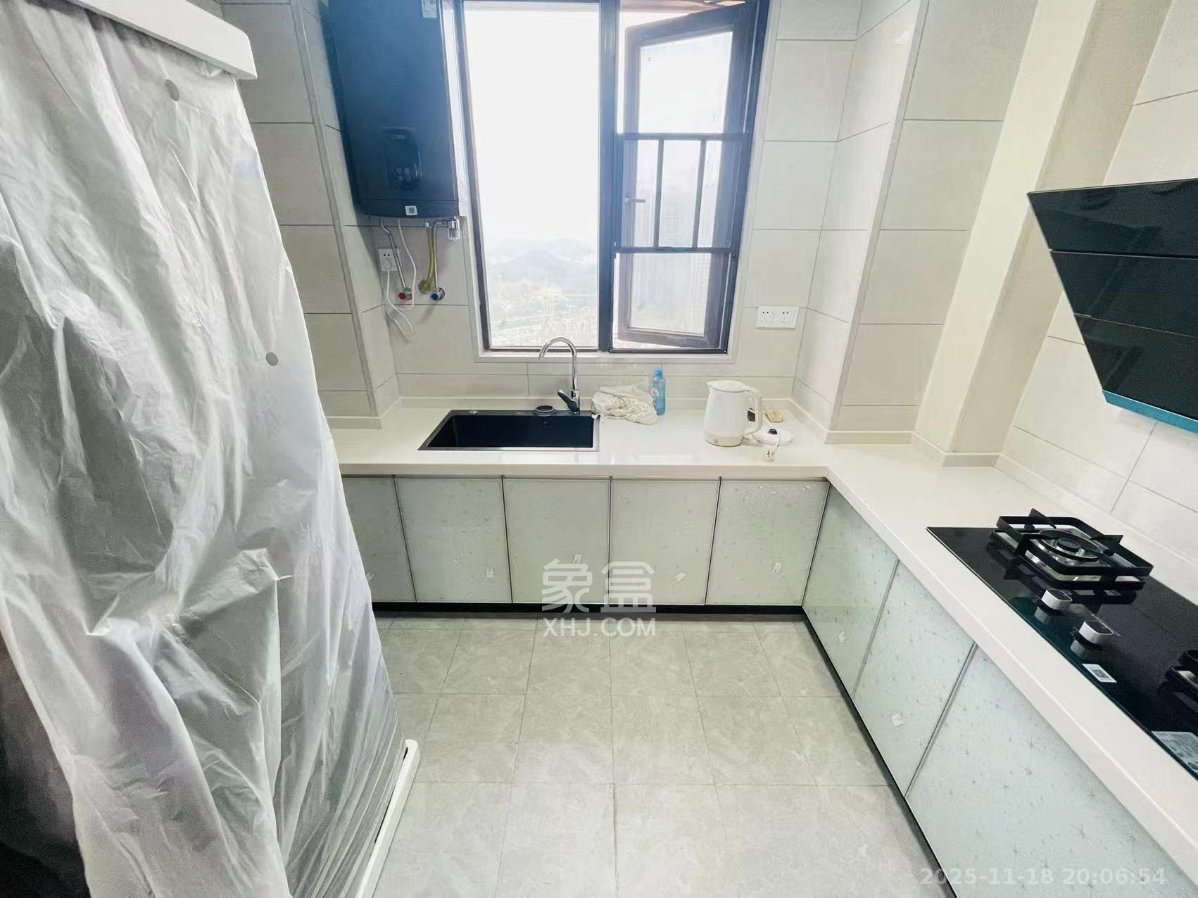 卓越蔚蓝海岸三期 3室2厅2卫 3000.0元/月 卓越蔚蓝海岸三期 3室2厅2卫 3000.0元/月室内图