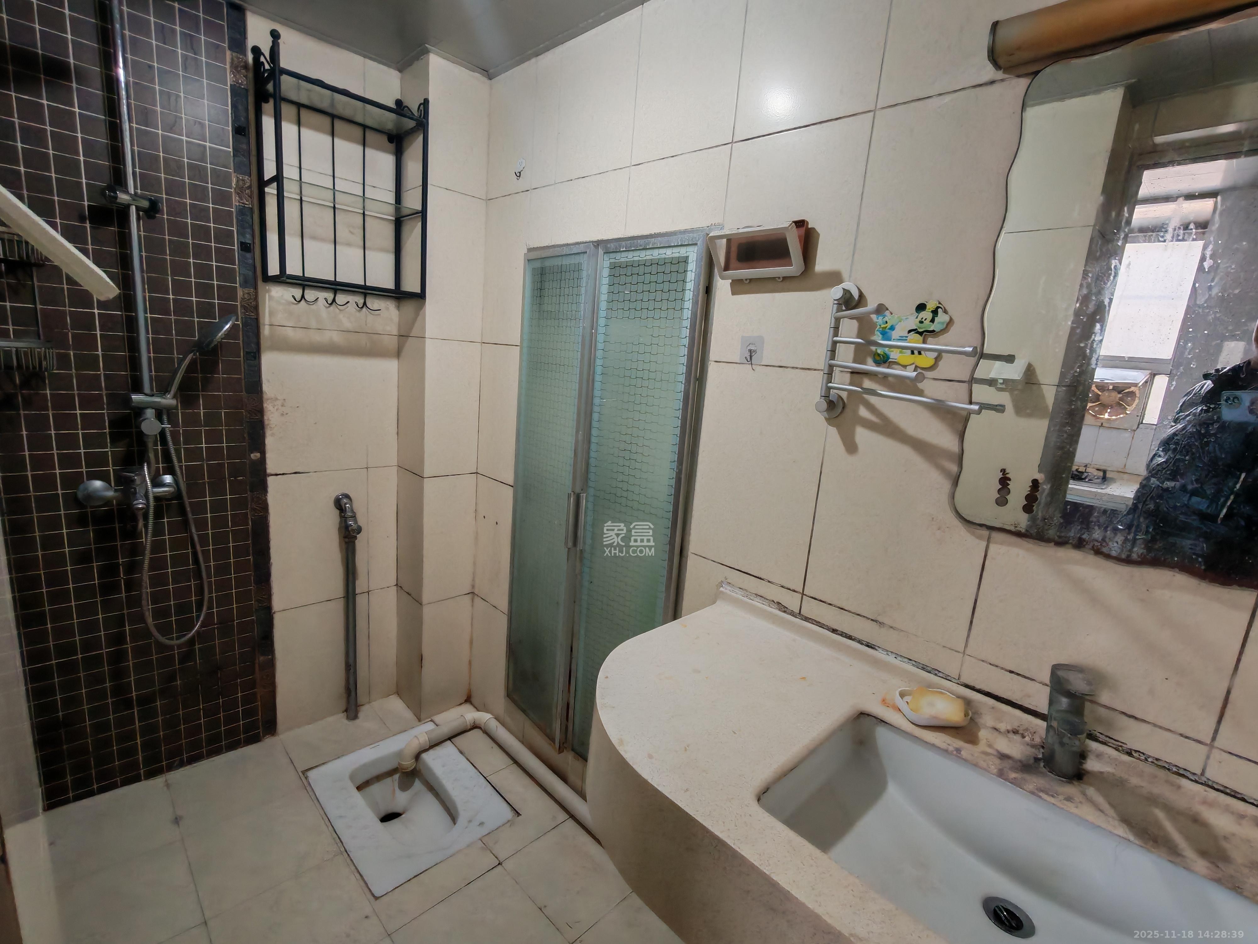 仰天湖省送变电宿舍 2室1厅1卫 2300.0元/月 仰天湖省送变电宿舍 2室1厅1卫 2300.0元/月室内图