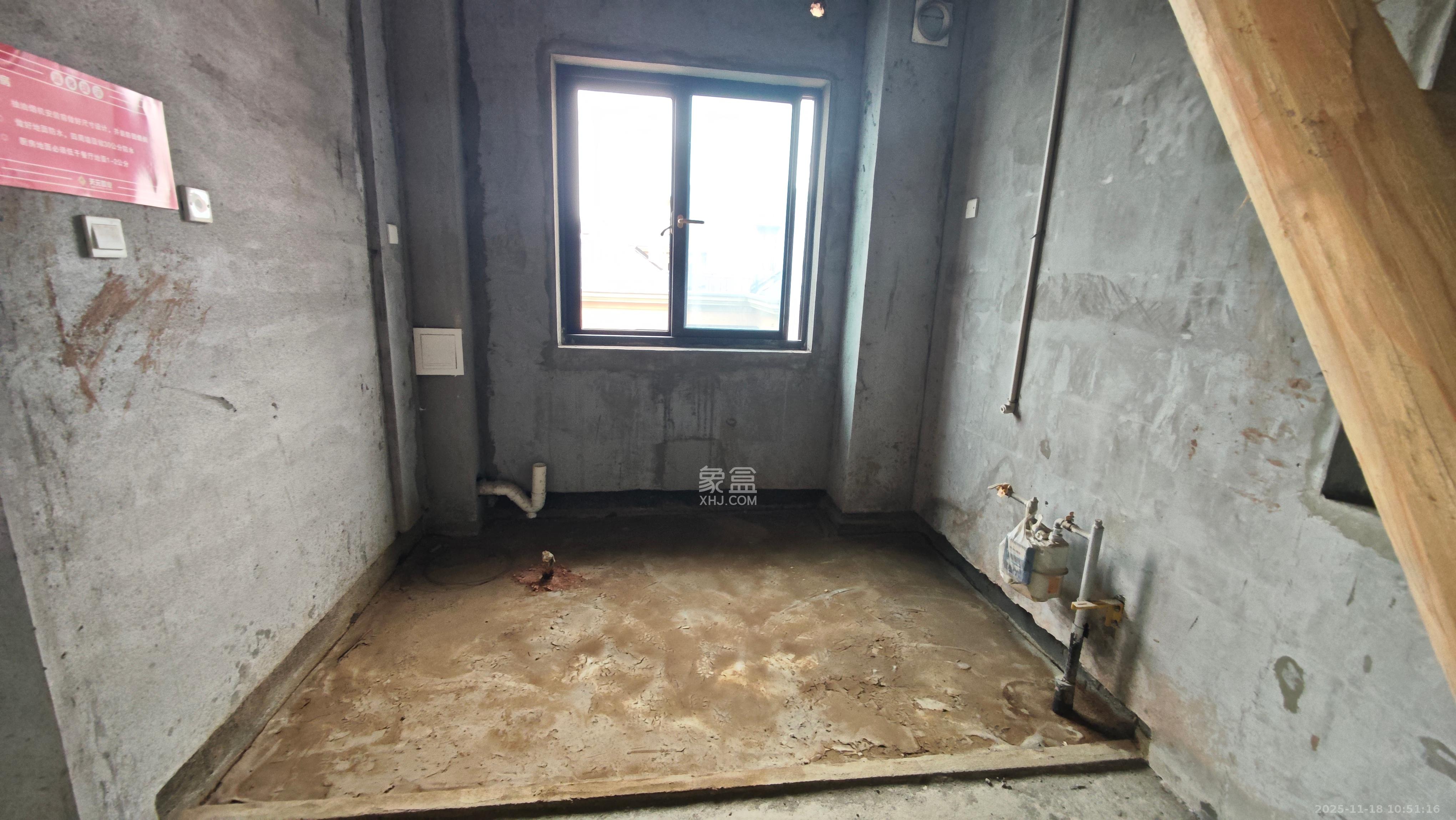 华雅花园  3室2厅2卫    49.0万