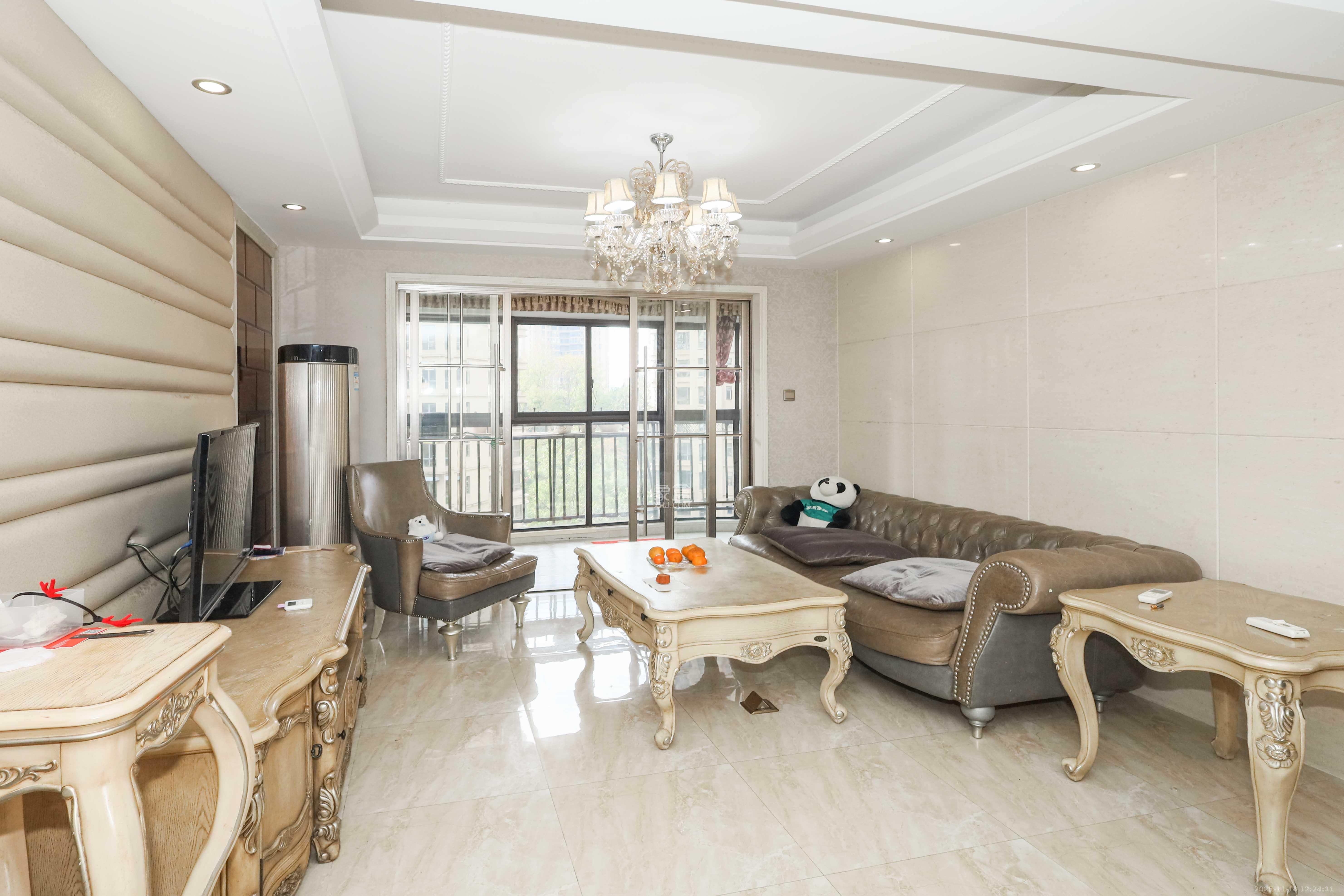 保利麓谷林语D区 3室2厅2卫 199.0万 保利麓谷林语D区 3室2厅2卫 199.0万客厅