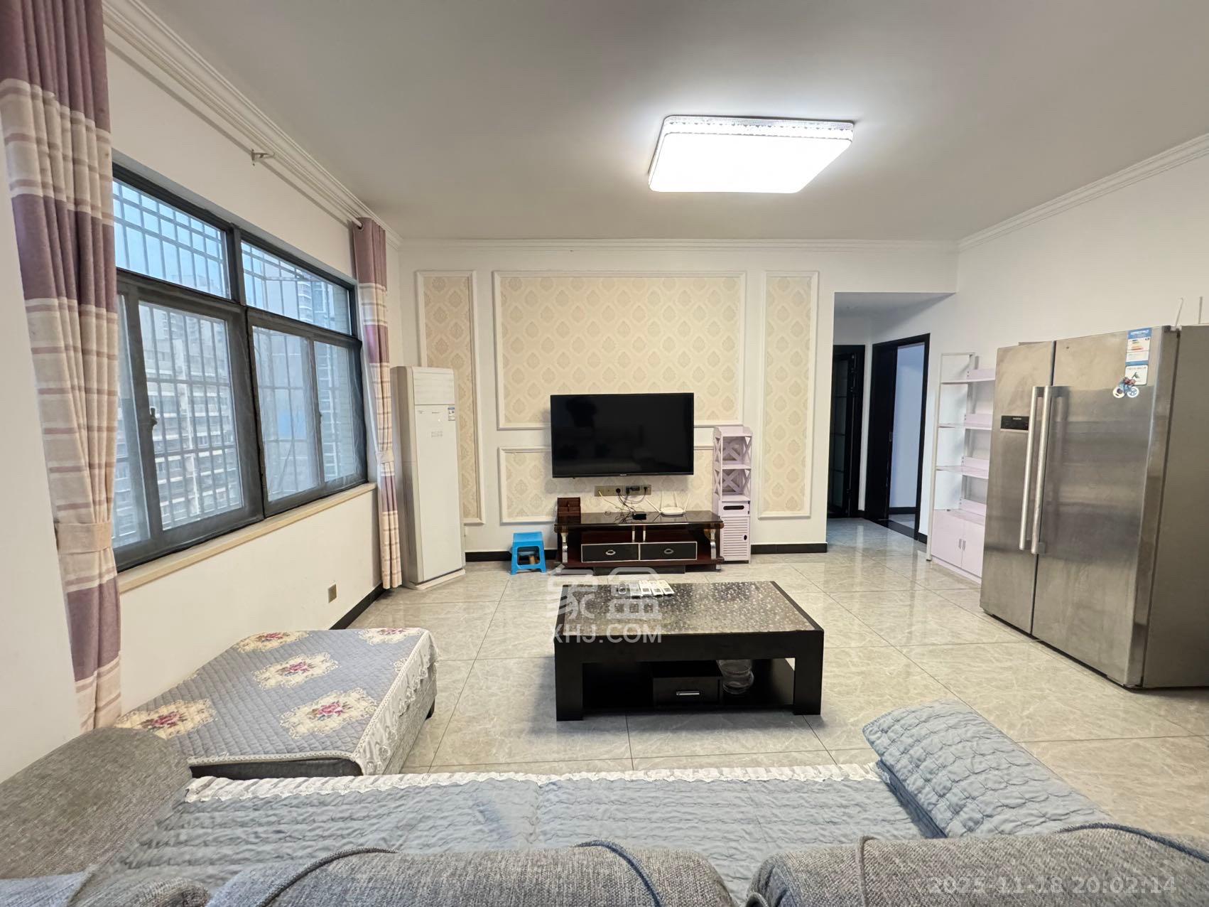 粟塘小区  2室2厅1卫    2200.0元/月室内图