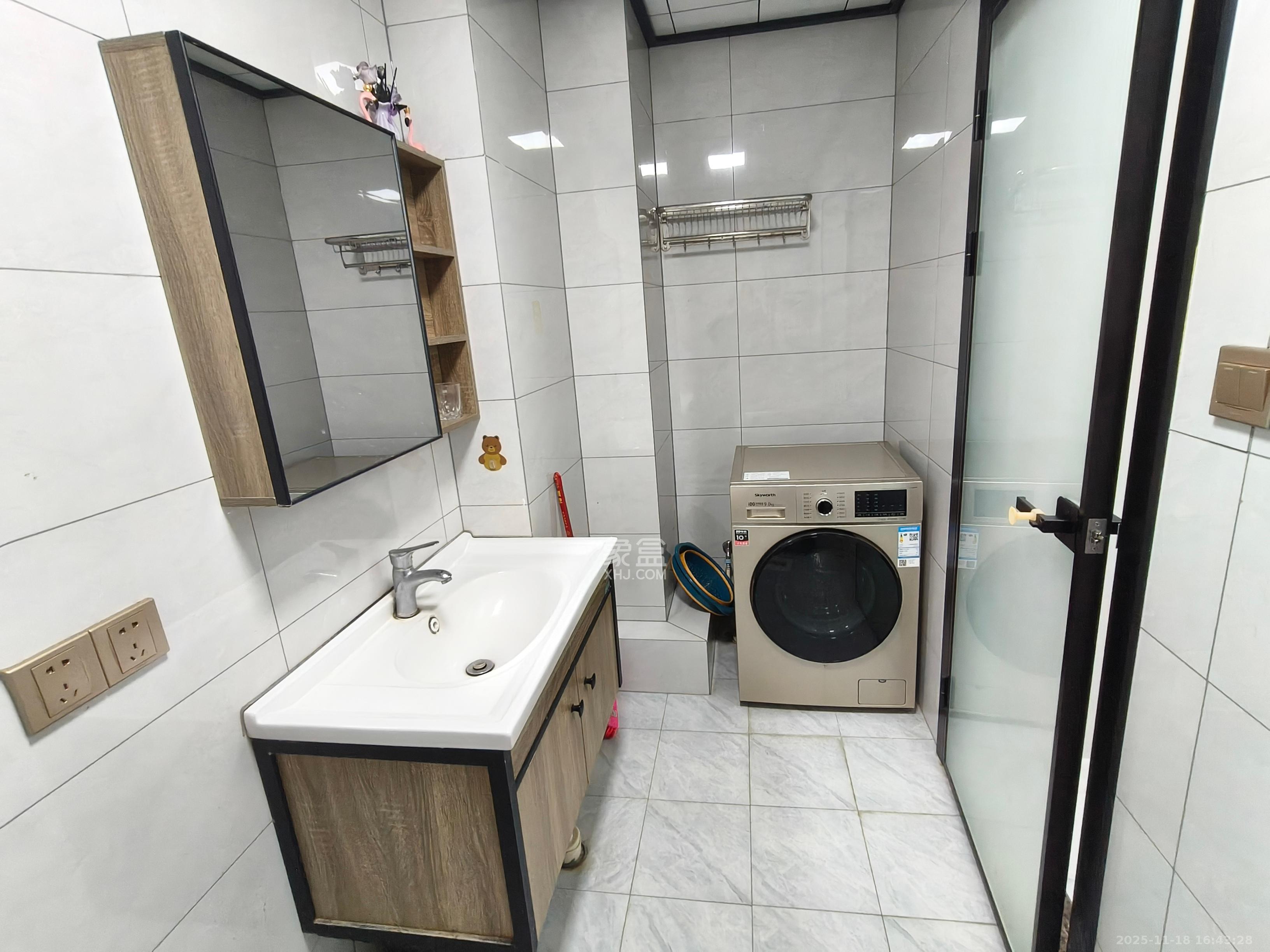 环亚高铁芯城  1室1厅1卫    2000.0元/月室内图