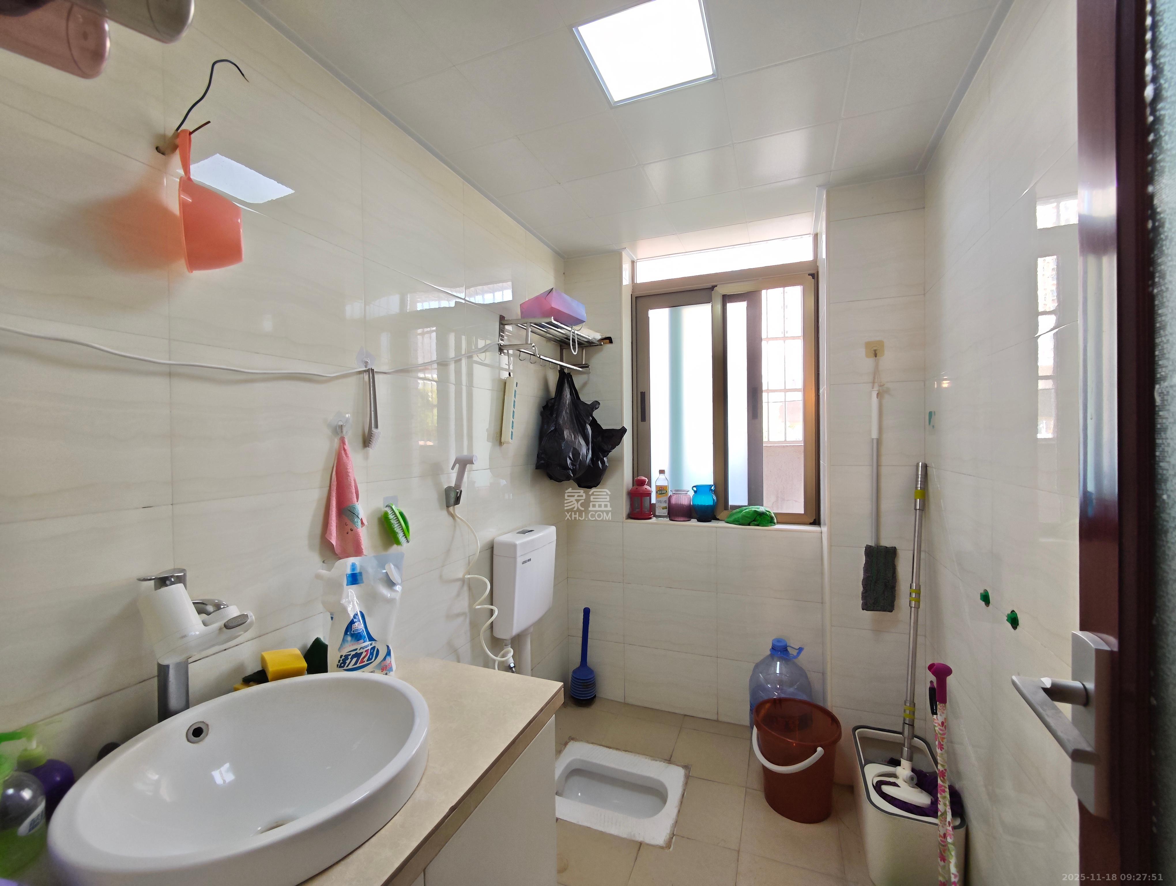 南苑小区 3室2厅2卫 126.0万 南苑小区 3室2厅2卫 126.0万卫生间