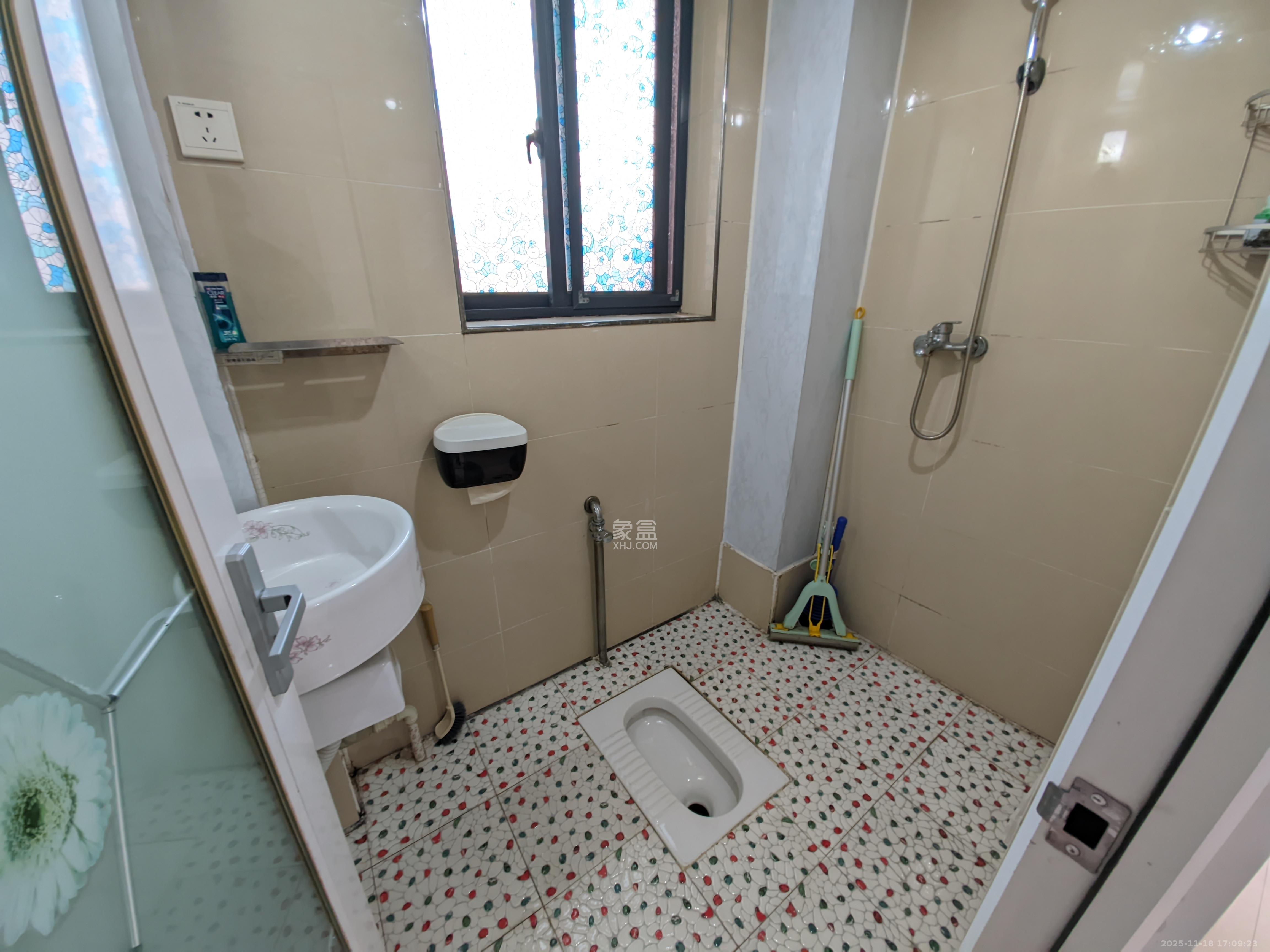 锦湘国际星城三期(锦绣苑) 1室1厅1卫 1650.0元/月 锦湘国际星城三期(锦绣苑) 1室1厅1卫 1650.0元/月室内图