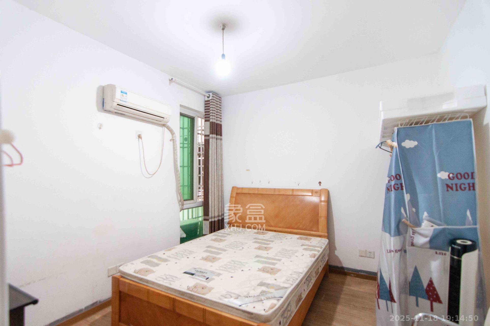 恩瑞麓山名园（龙王港小区）  3室2厅2卫    1900.0元/月室内图