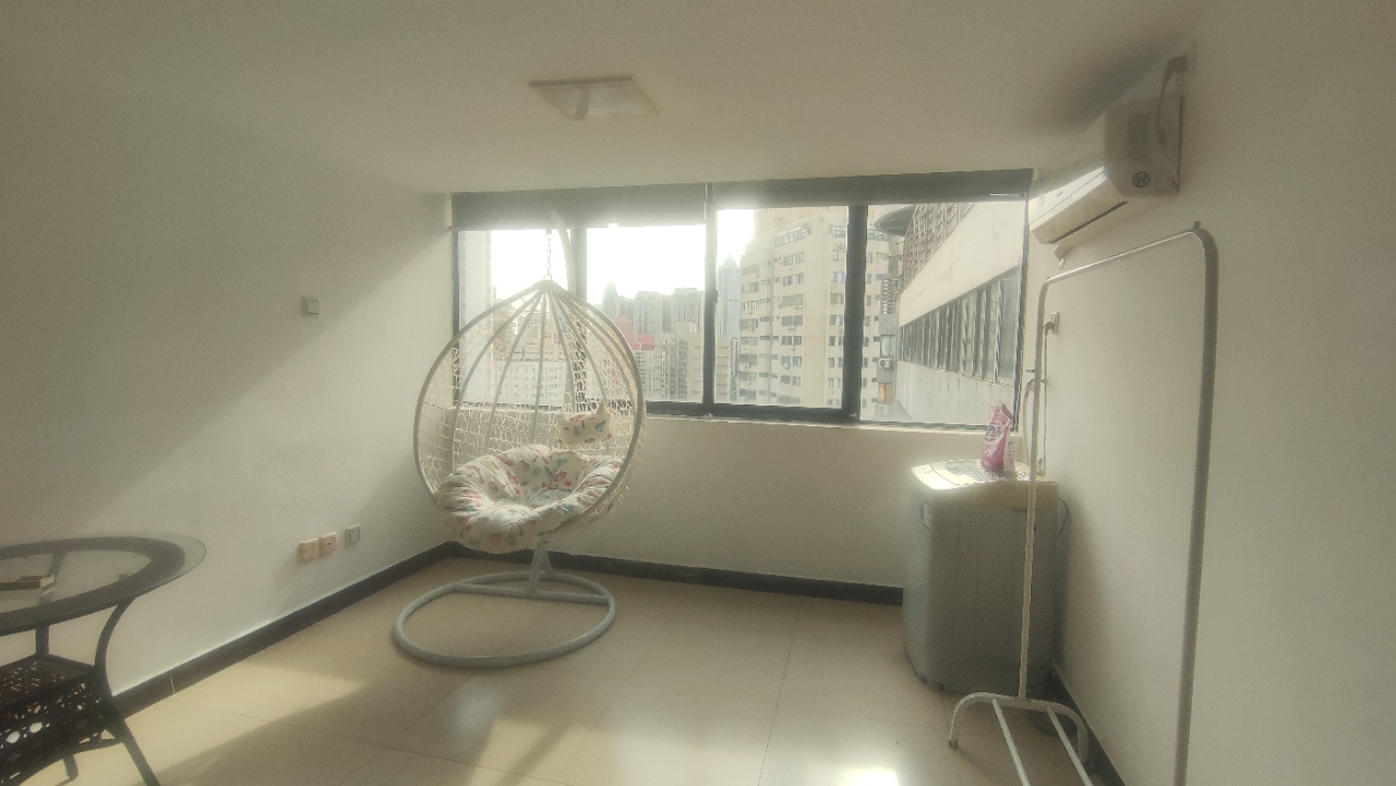 帝国大厦 1室1厅1卫 1300.0元/月 帝国大厦 1室1厅1卫 1300.0元/月室内图