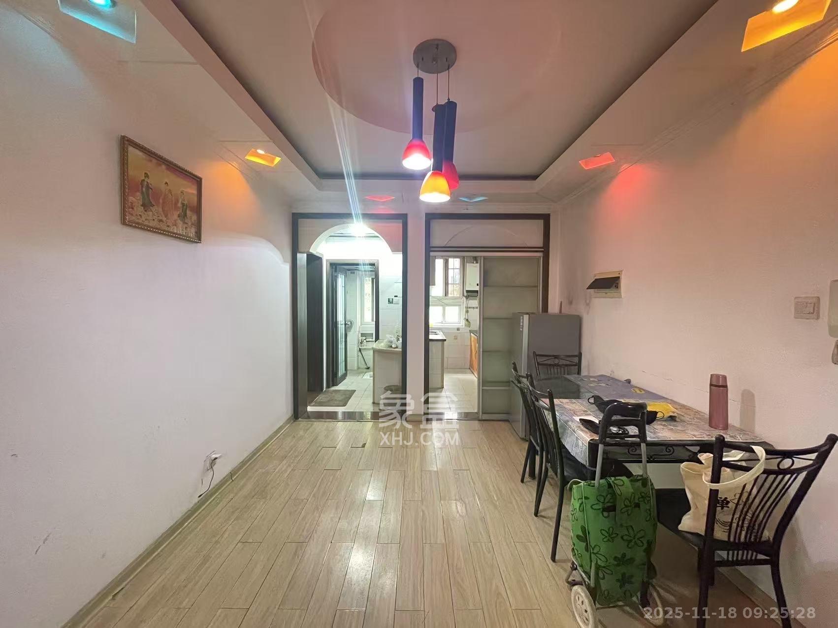 卓峰家园 3室2厅2卫 2000.0元/月 卓峰家园 3室2厅2卫 2000.0元/月室内图