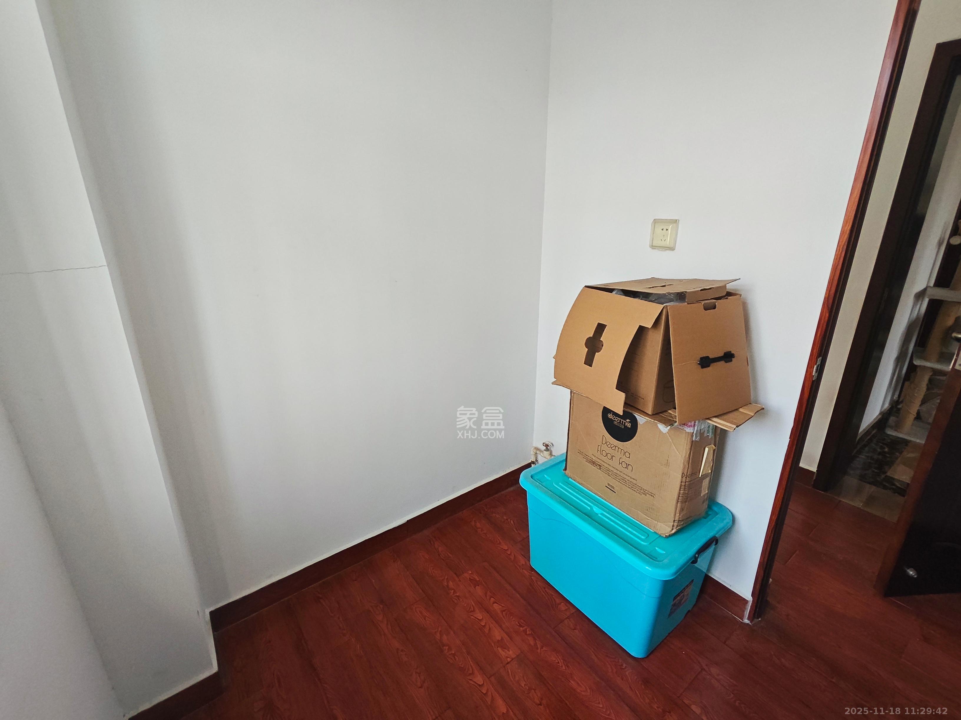 九峰安置小区  3室1厅1卫    1600.0元/月室内图