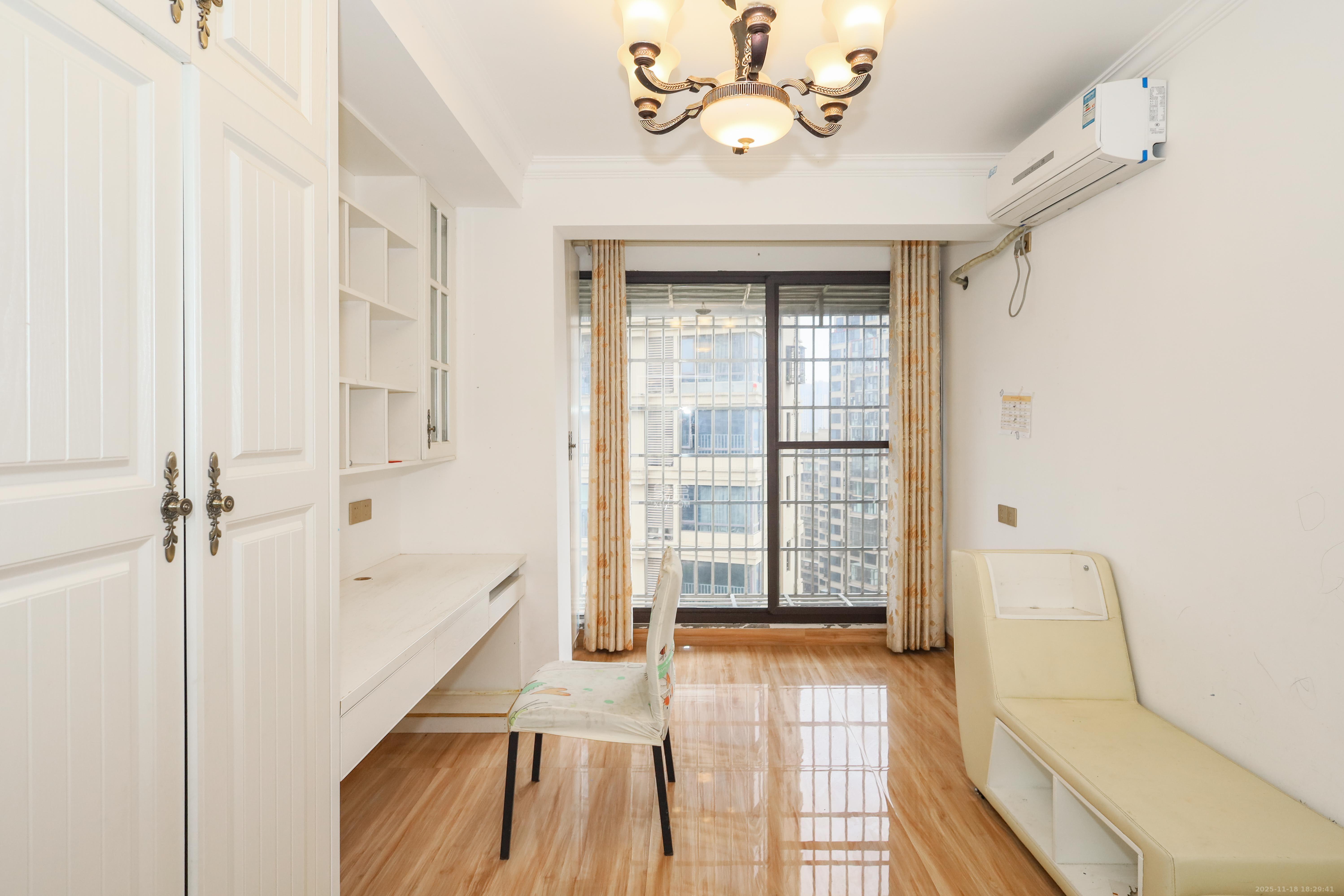 保利麓谷林语E区  1室2厅1卫    3000.0元/月室内图