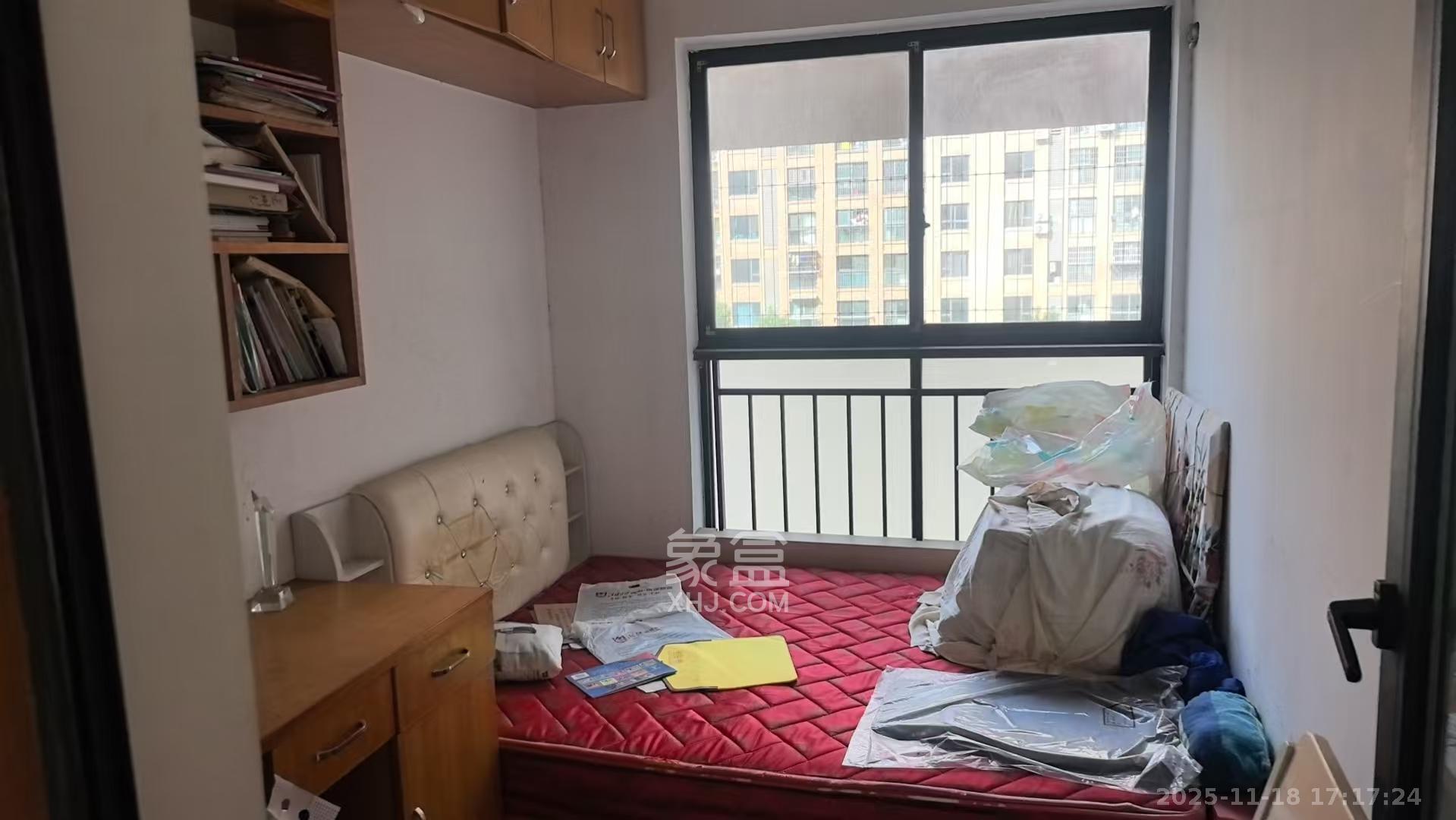 三一街区  3室2厅1卫    1600.0元/月室内图