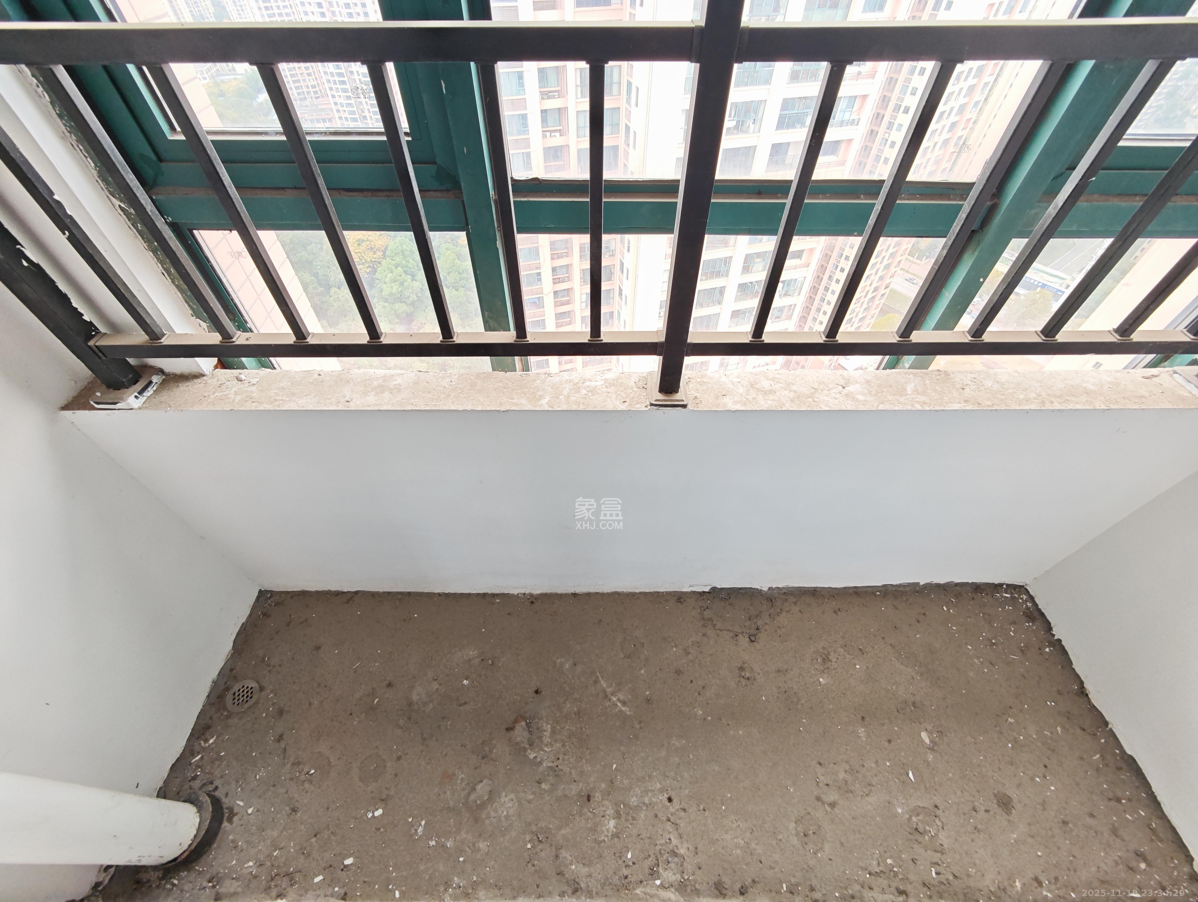 博长山水香颐 4室2厅2卫 69.8万 博长山水香颐 4室2厅2卫 69.8万阳台