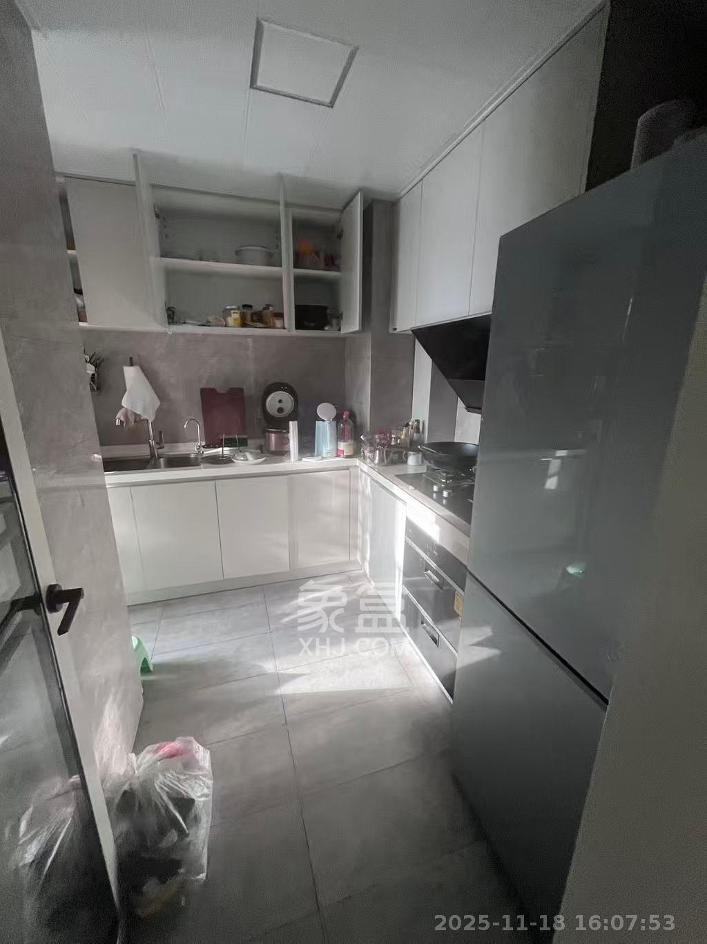 梅溪湖金茂湾 3室2厅2卫 2900.0元/月 梅溪湖金茂湾 3室2厅2卫 2900.0元/月室内图