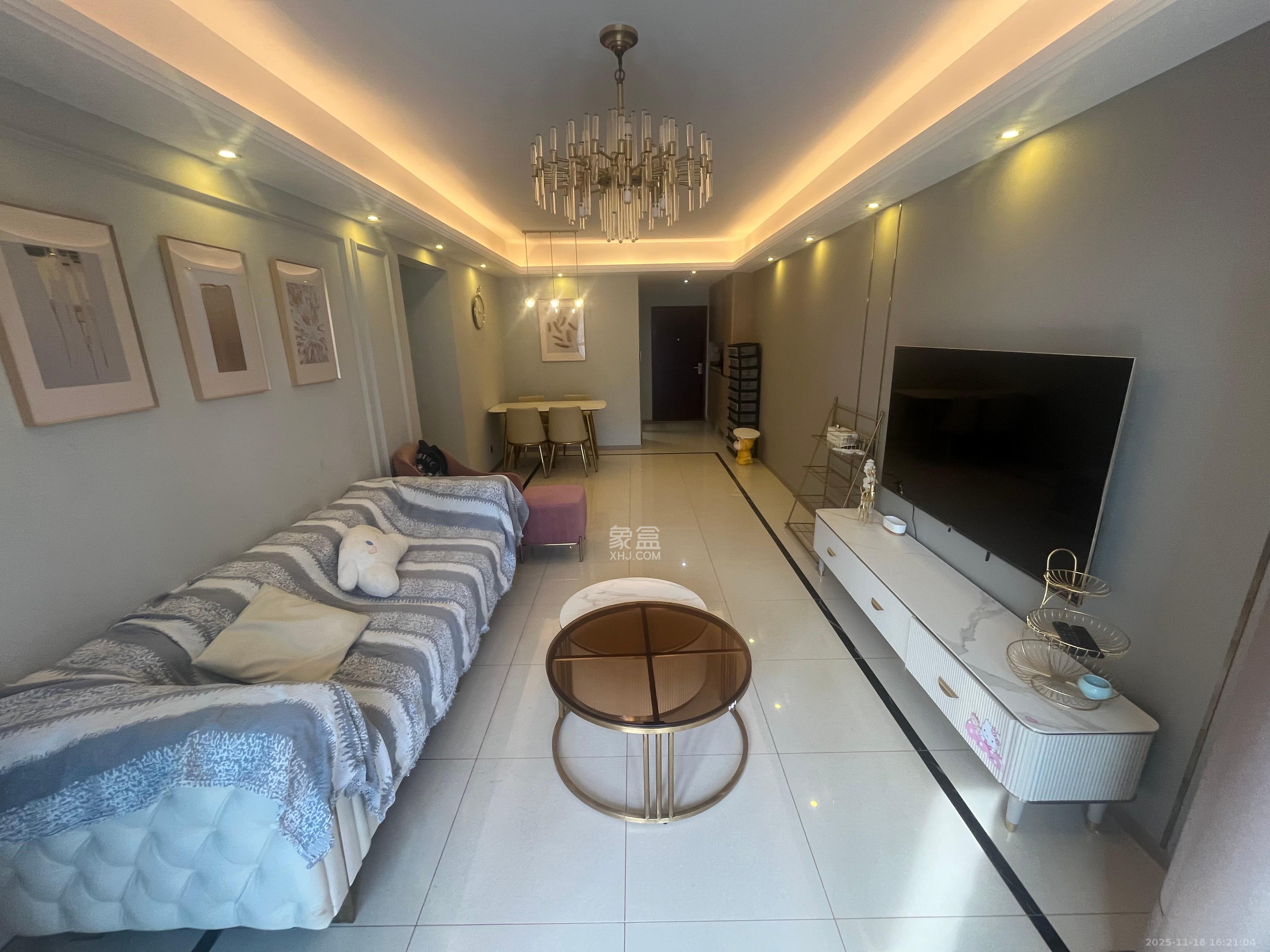 长沙高铁吾悦广场  3室2厅2卫    3300.0元/月