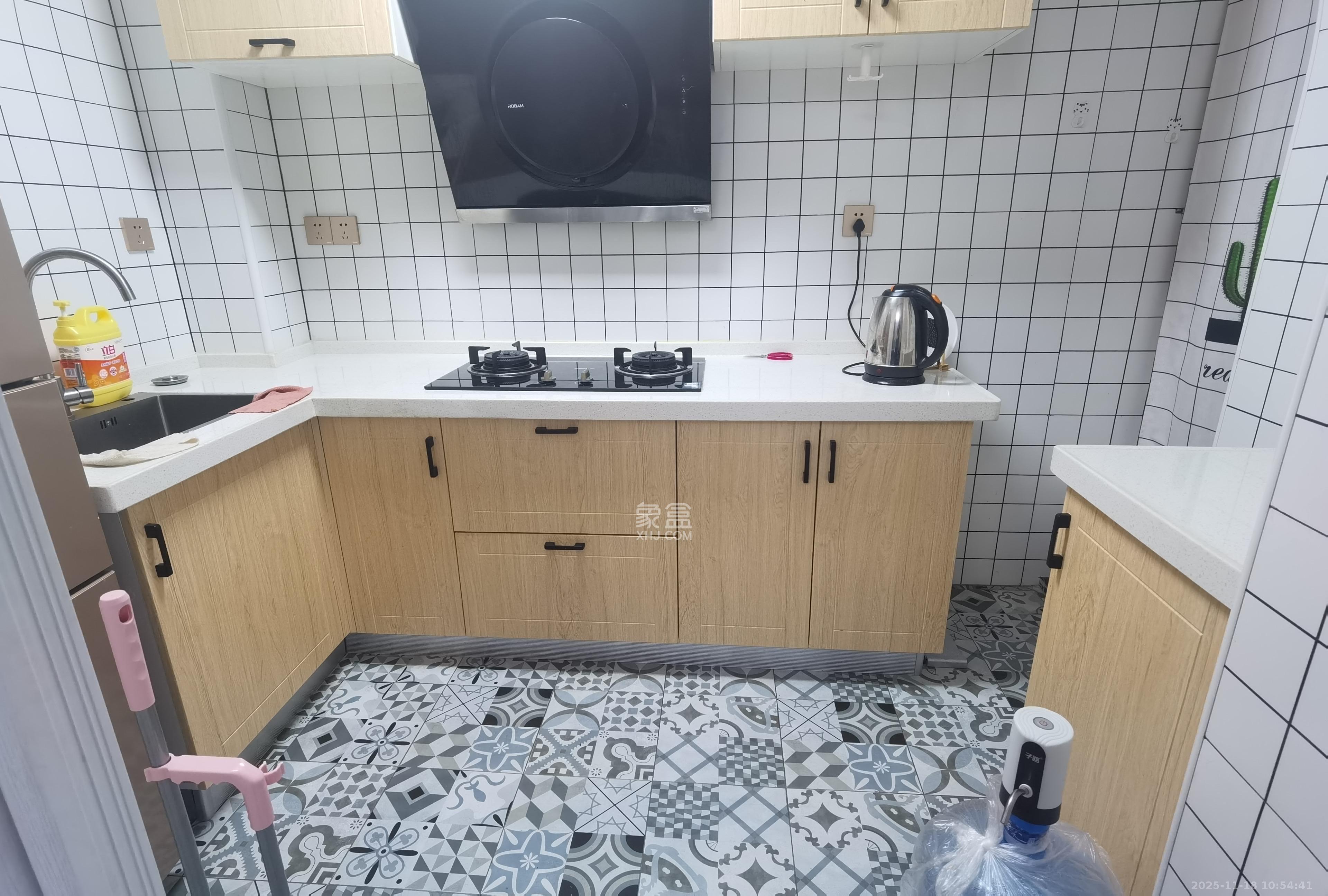 欧亚达国际广场 2室2厅1卫 2400.0元/月 欧亚达国际广场 2室2厅1卫 2400.0元/月室内图