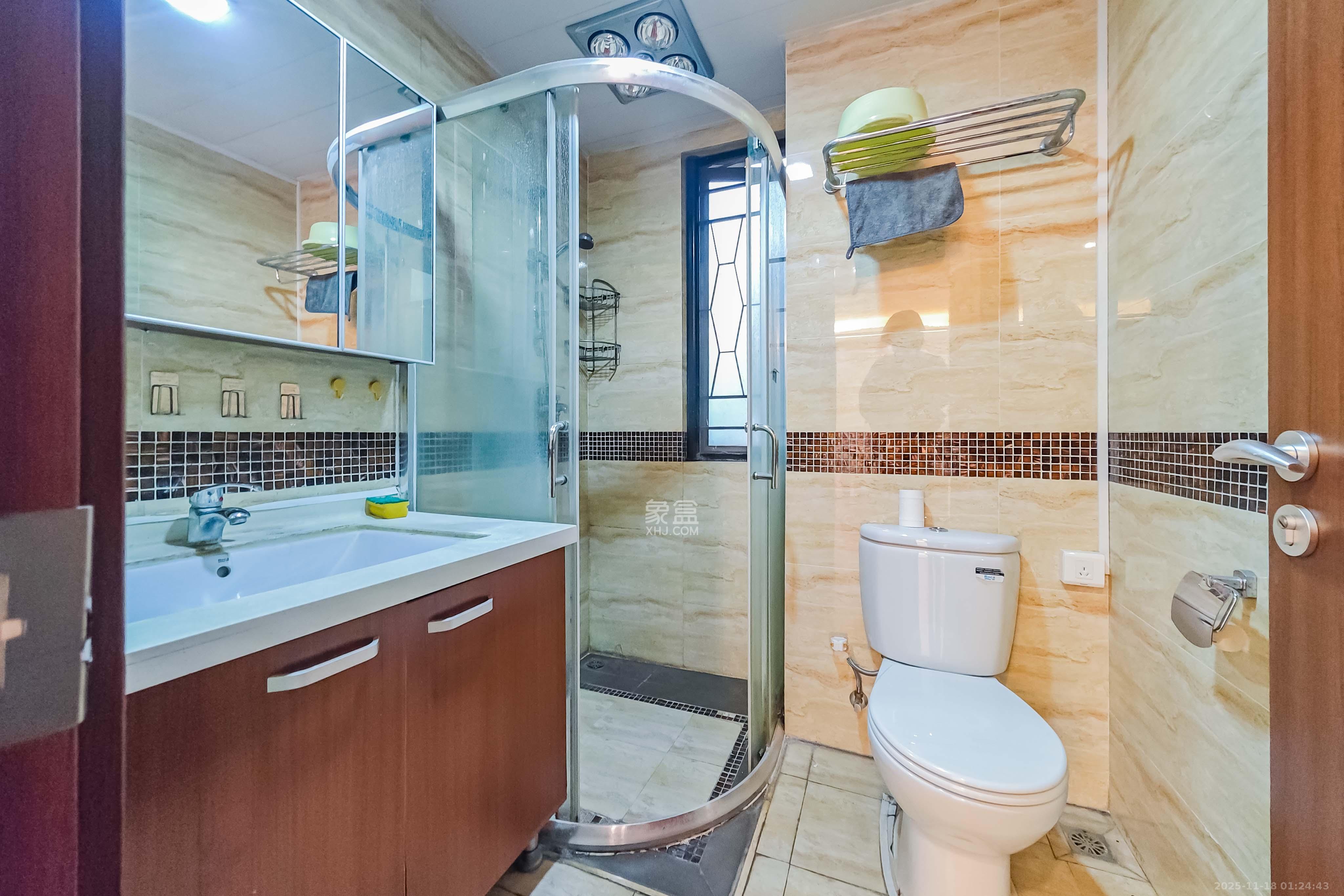 万科金域华府一期  3室2厅1卫    105.0万其他