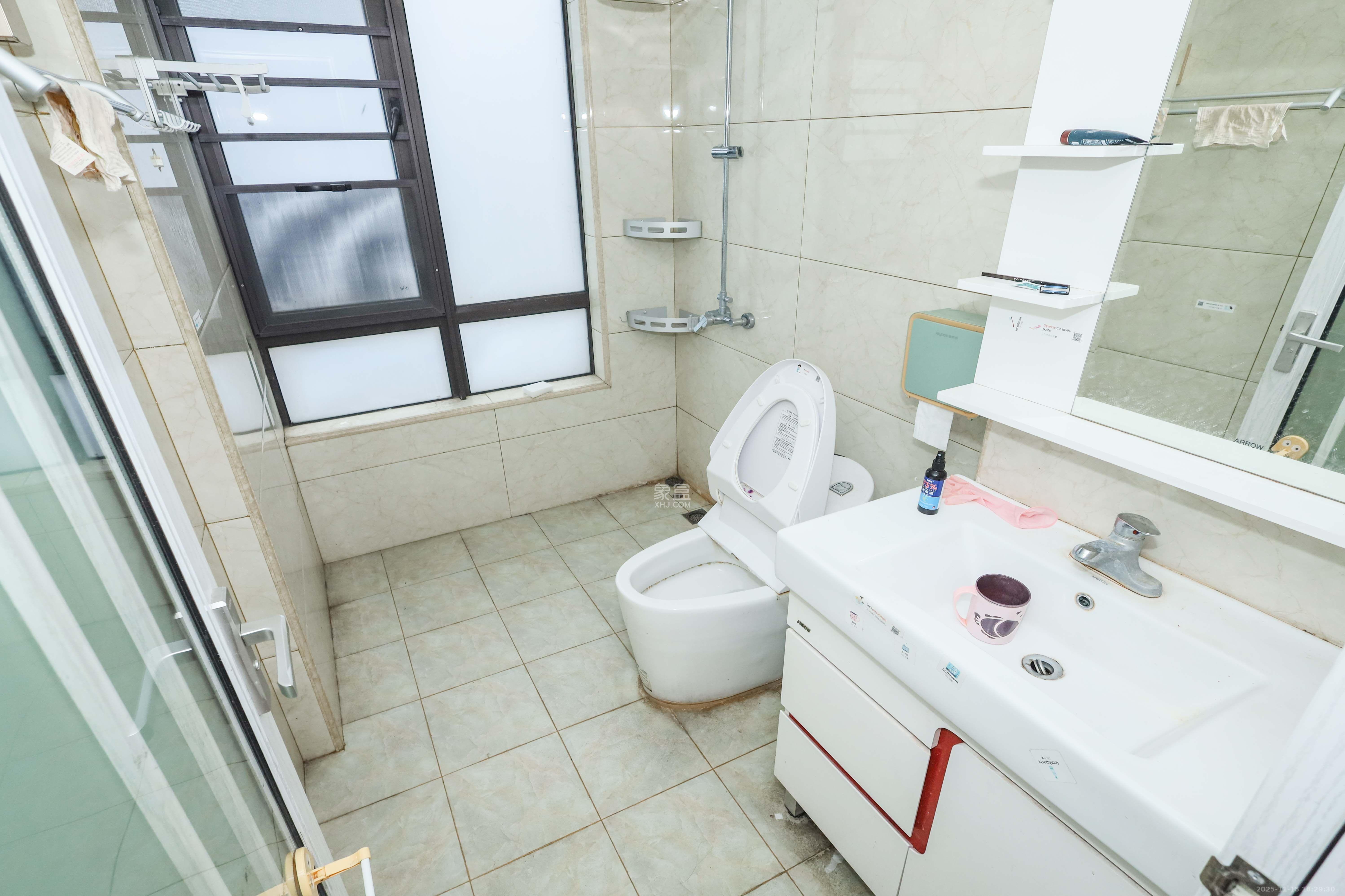 保利麓谷林语E区  1室2厅1卫    3000.0元/月室内图