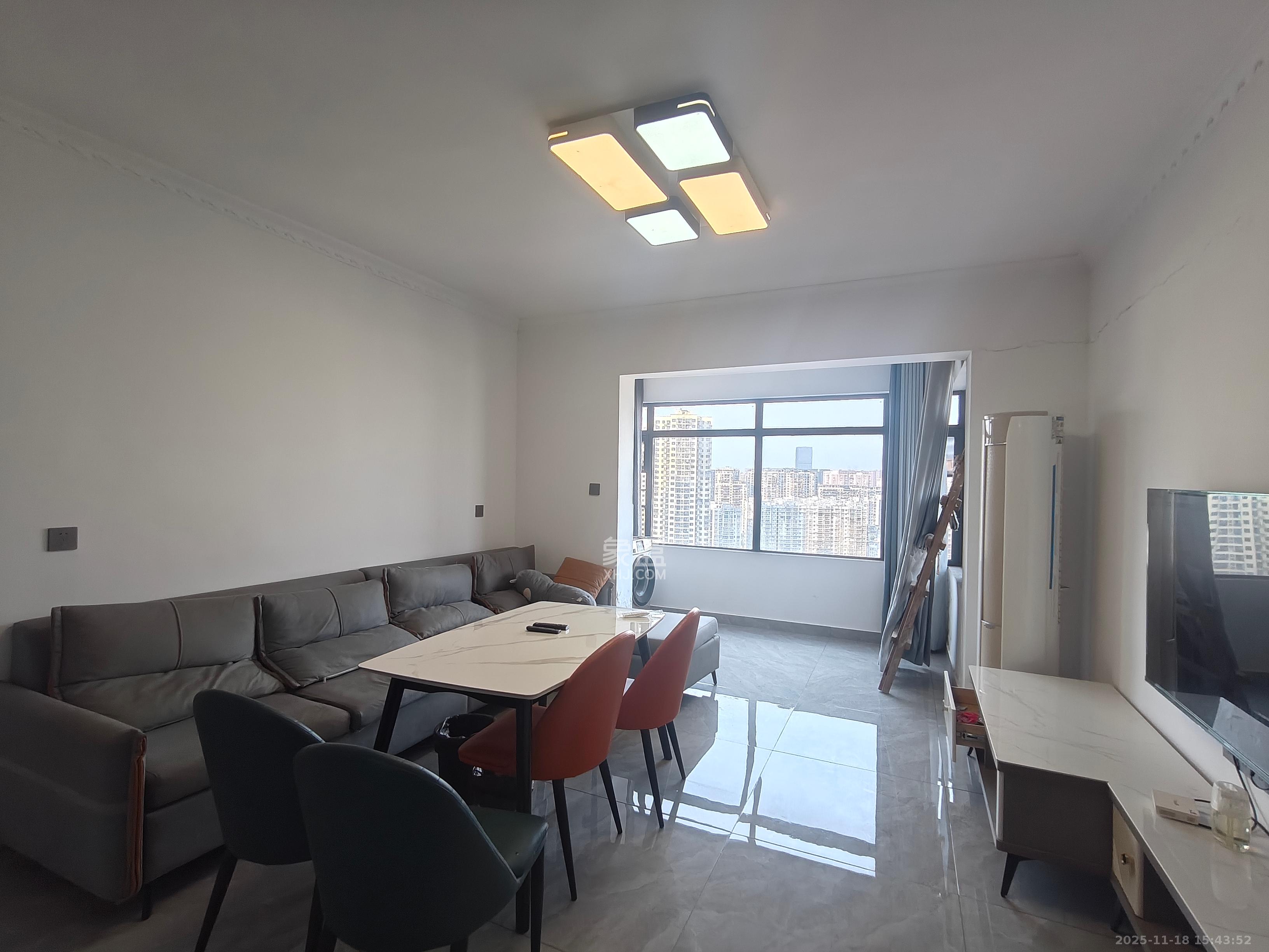 和庄  3室2厅2卫    2800.0元/月室内图