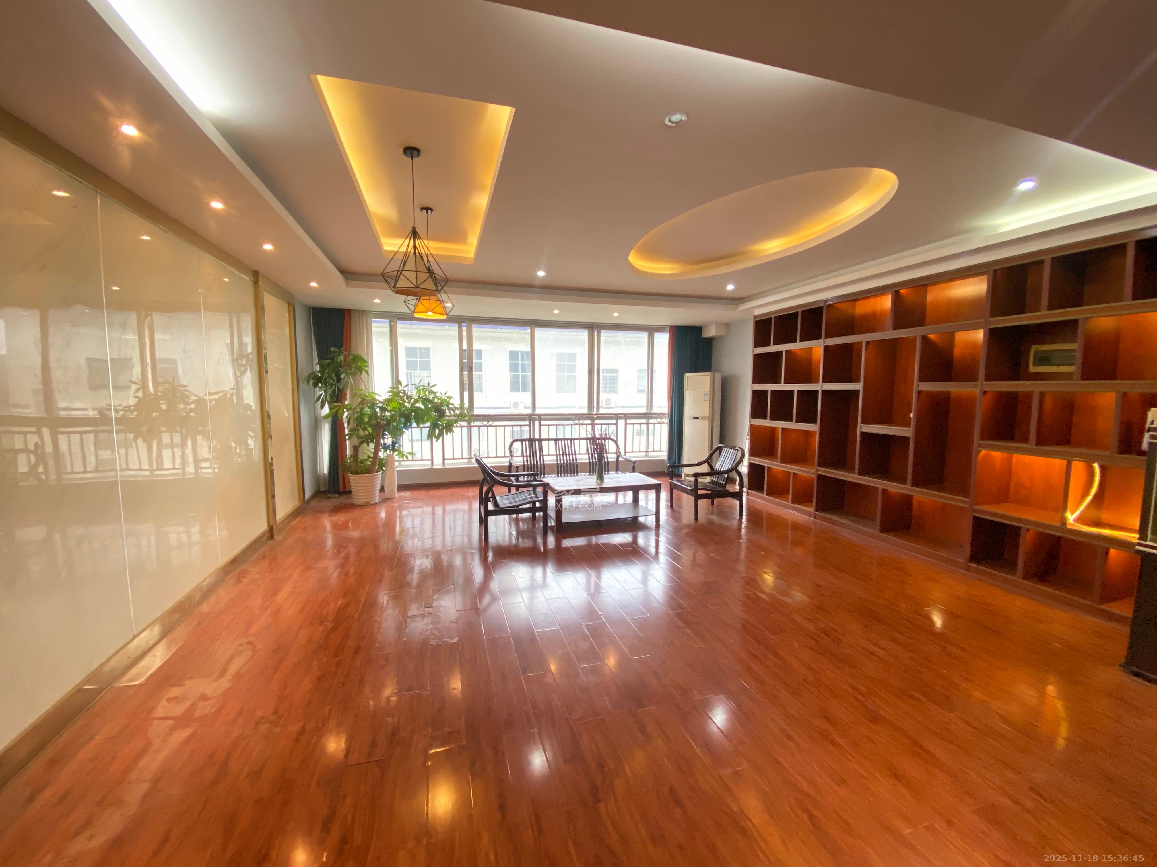 长沙市国土资源局芙蓉区分局 4室2厅2卫 4000.0元/月 长沙市国土资源局芙蓉区分局 4室2厅2卫 4000.0元/月室内图