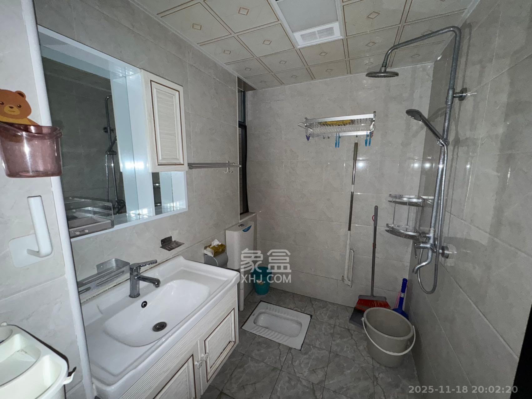 粟塘小区  2室2厅1卫    2200.0元/月室内图