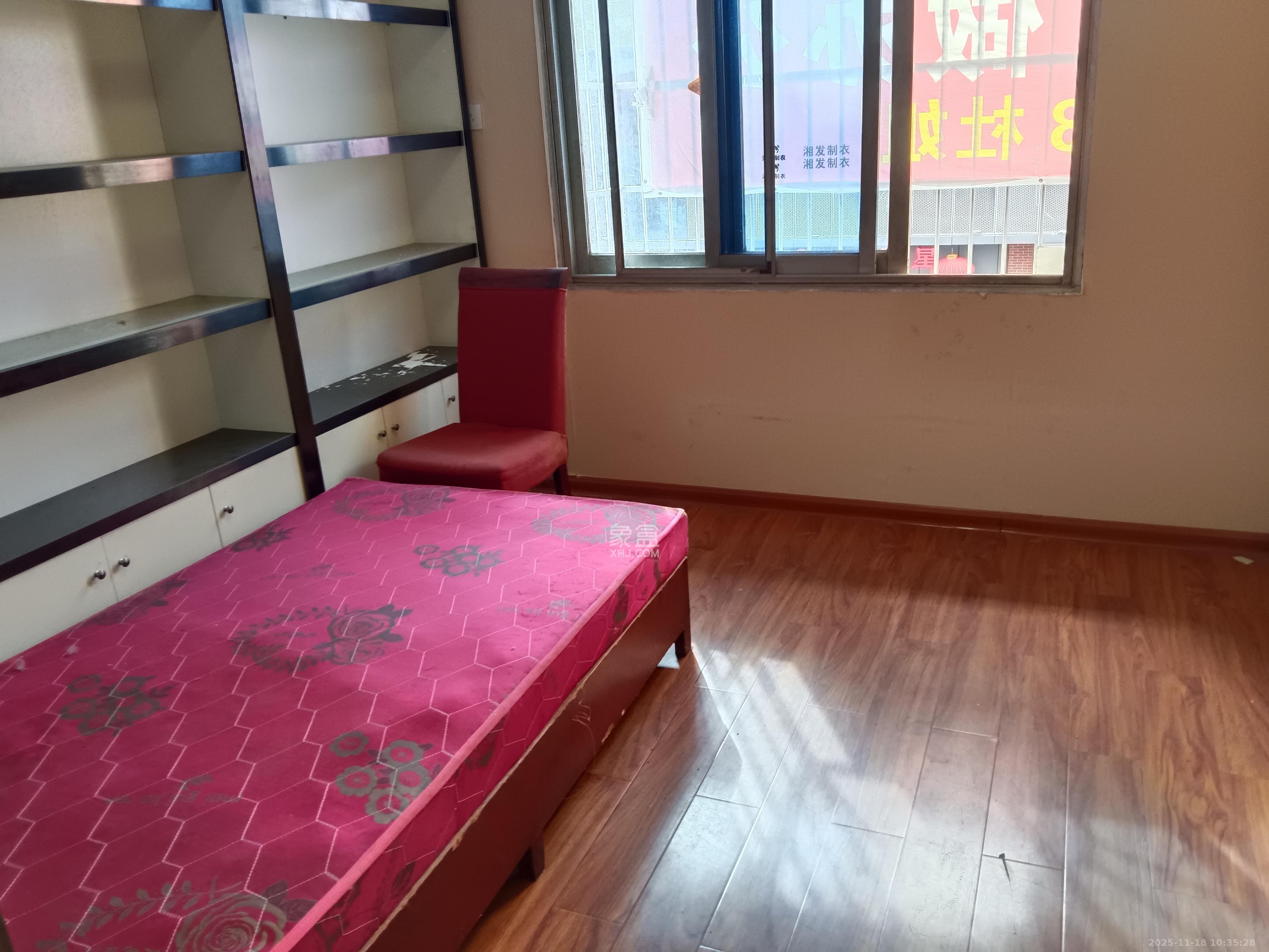 高桥火焰市场  2室2厅1卫    1600.0元/月室内图