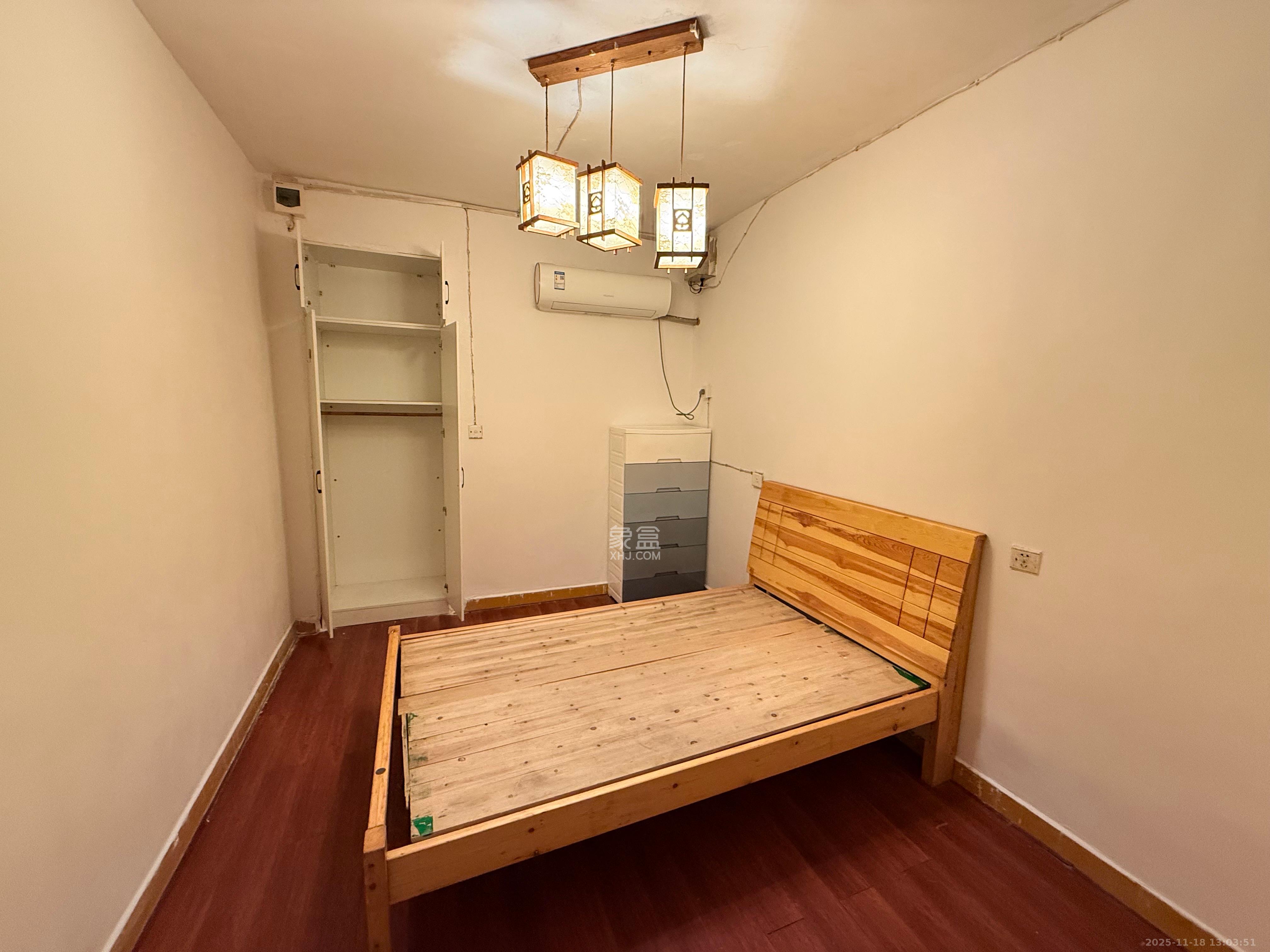 石子冲巷  1室2厅1卫    1600.0元/月室内图