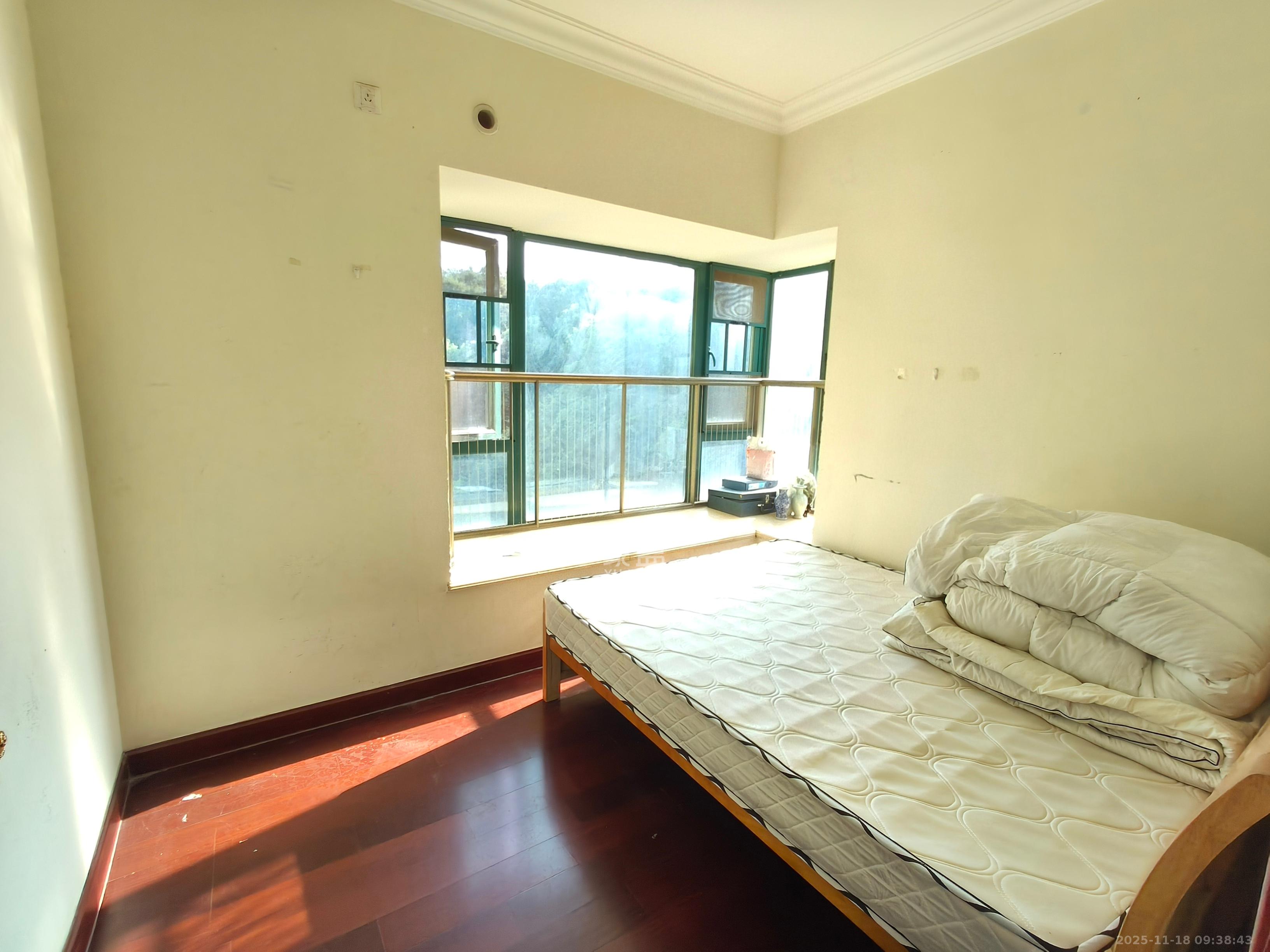 恒大城  4室2厅2卫    2600.0元/月室内图