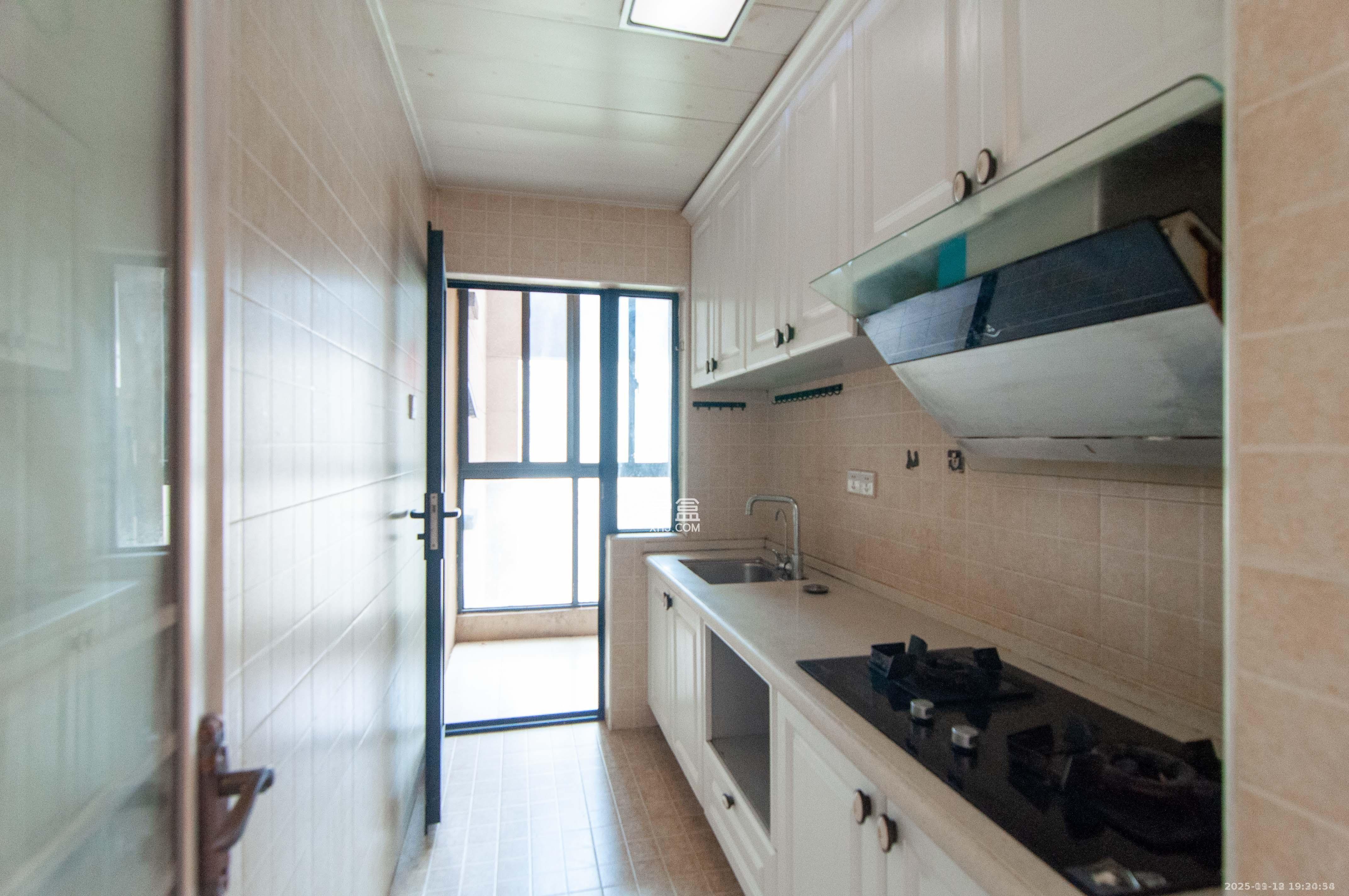 中海梅溪湖壹号  3室2厅1卫    2500.0元/月室内图