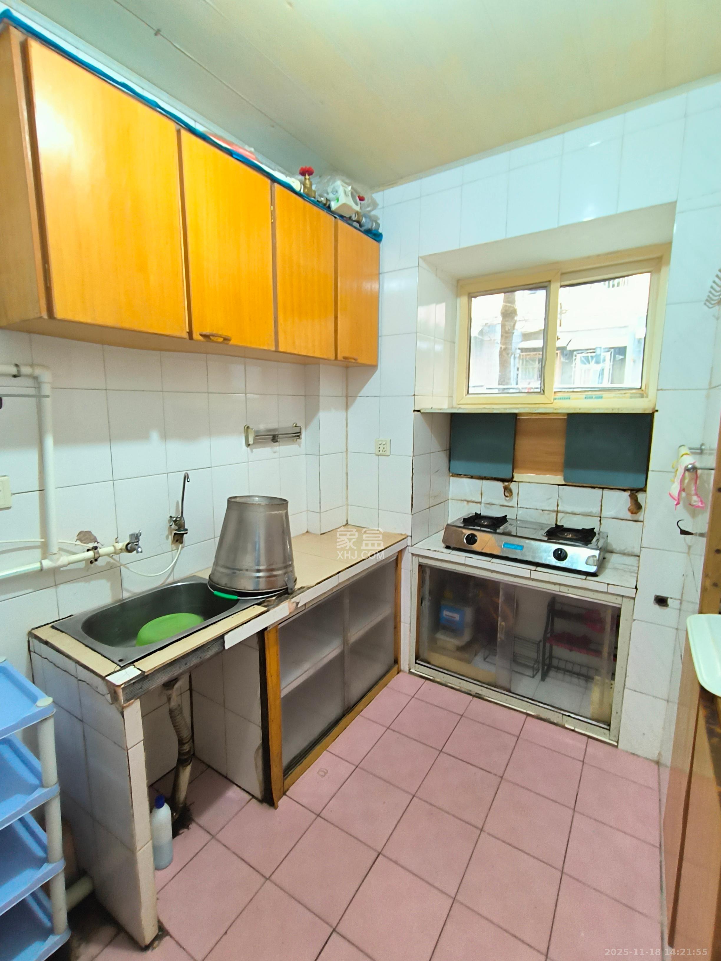 长勘小区  2室1厅1卫    2000.0元/月室内图