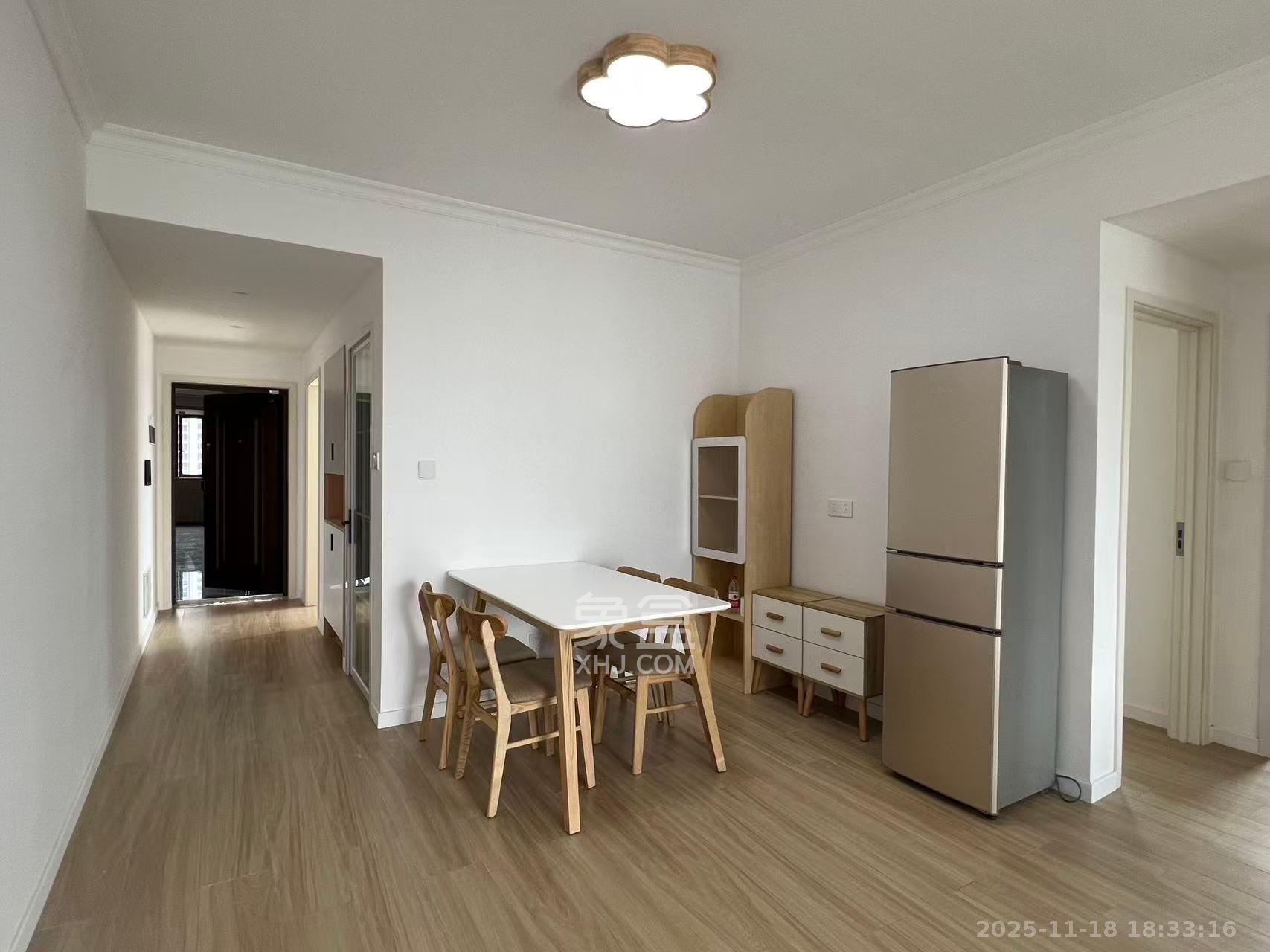 天城国际广场  3室2厅1卫    3200.0元/月室内图