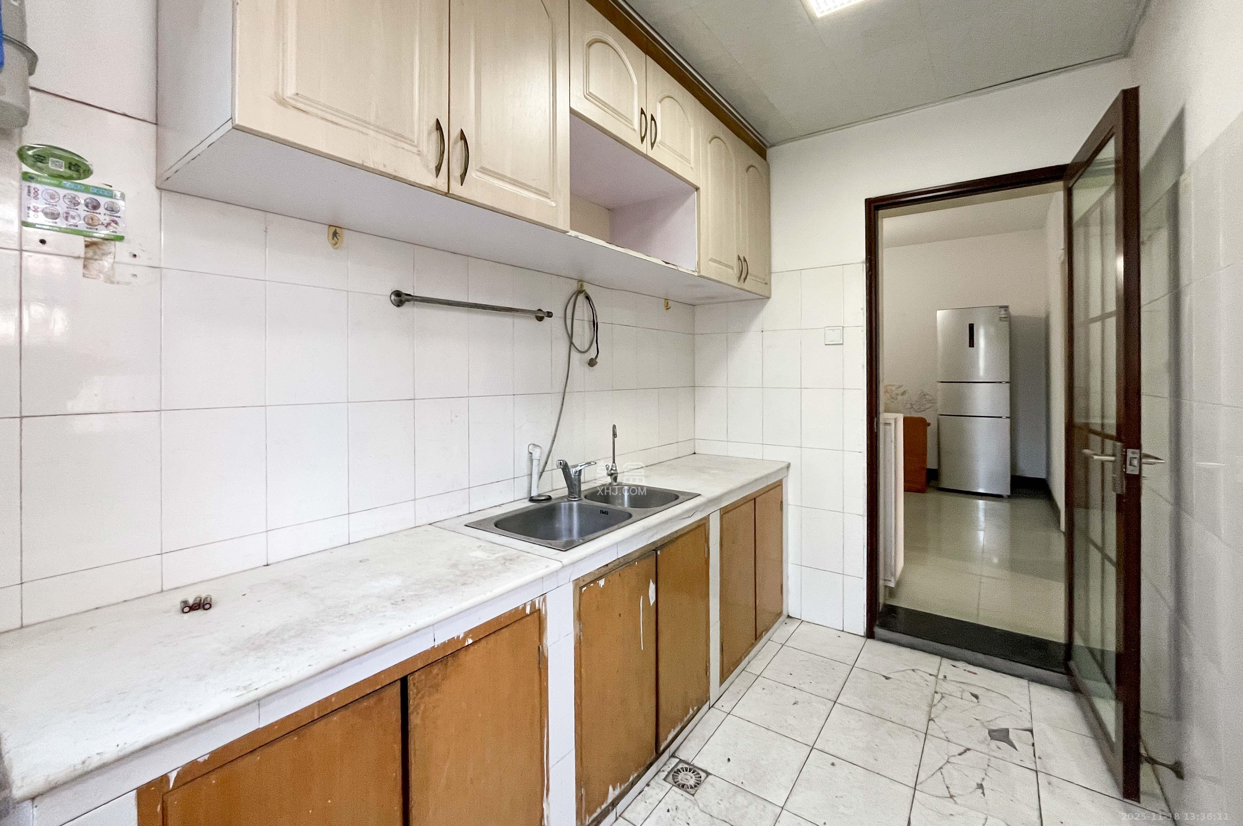 阳明山庄 3室0厅0卫 61.0万 阳明山庄 3室0厅0卫 61.0万厨房