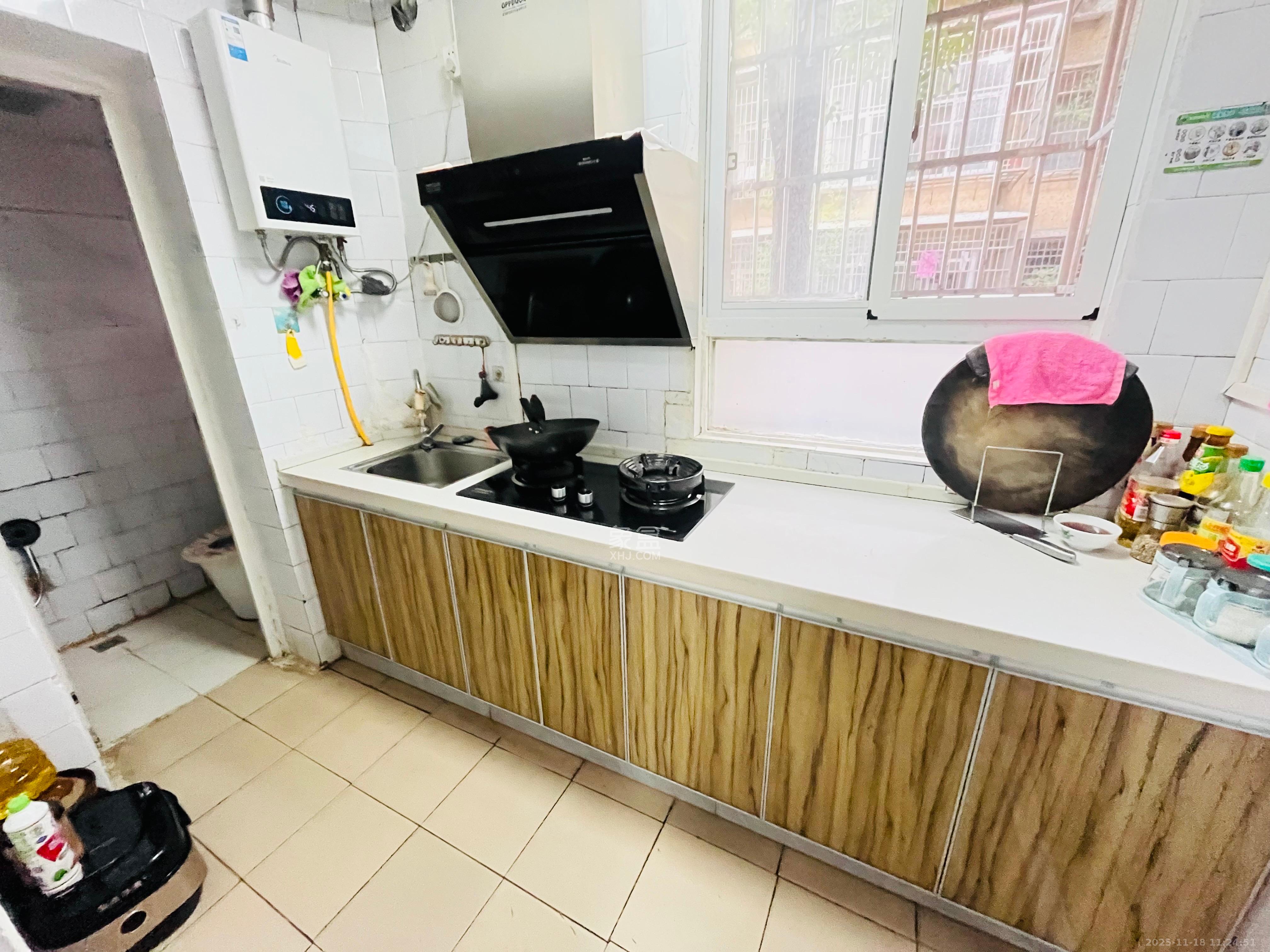 二机小区  1室1厅1卫    1400.0元/月室内图