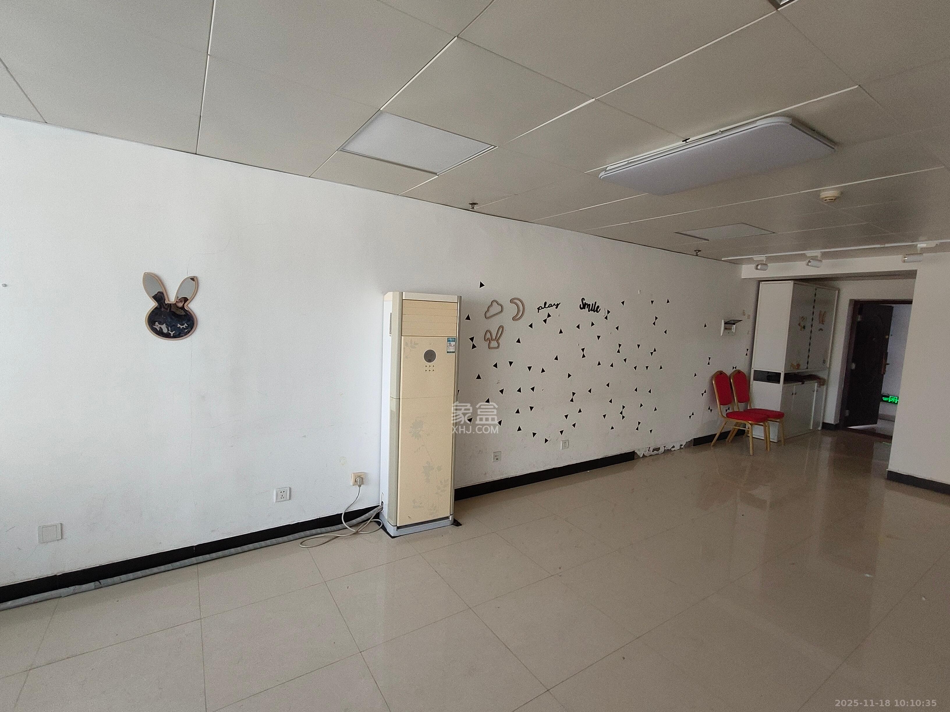 嘉盛国际广场  1室1厅1卫    3500.0元/月室内图